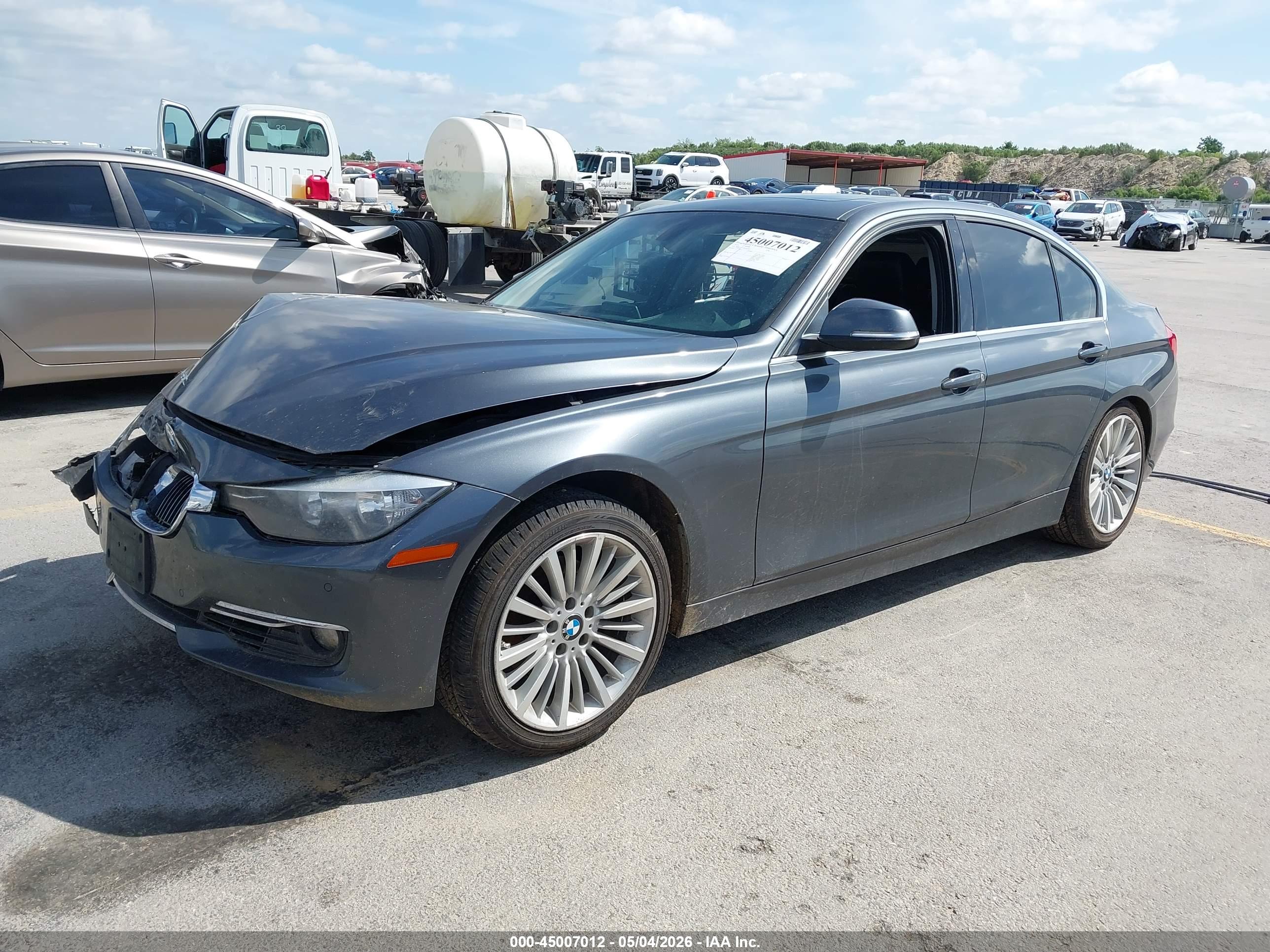 BMW 328I image 2