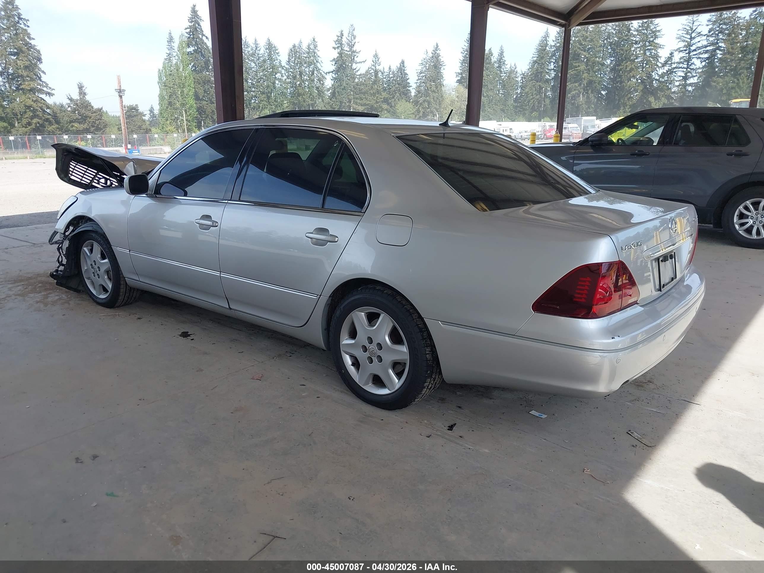 LEXUS LS image 3