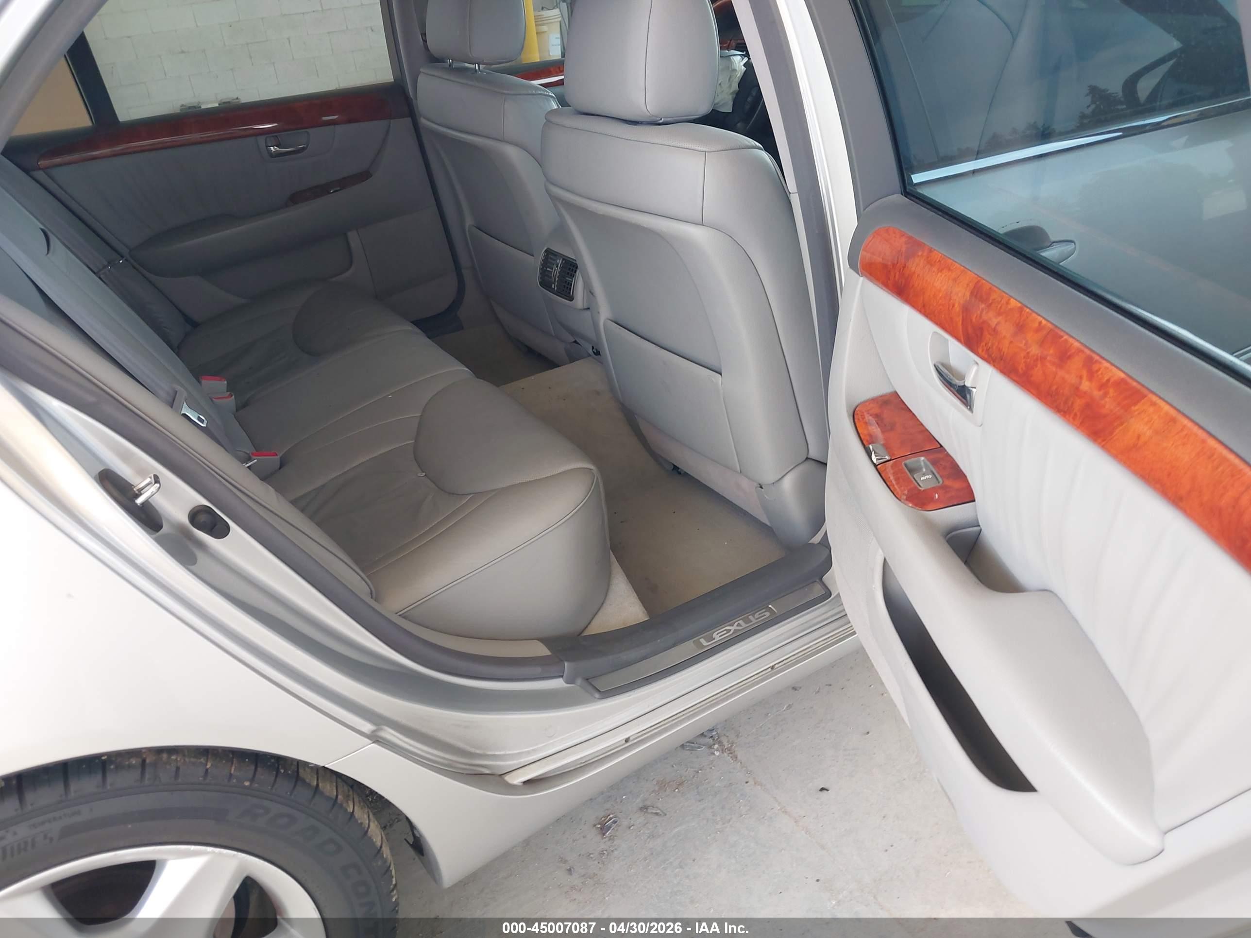 LEXUS LS image 8