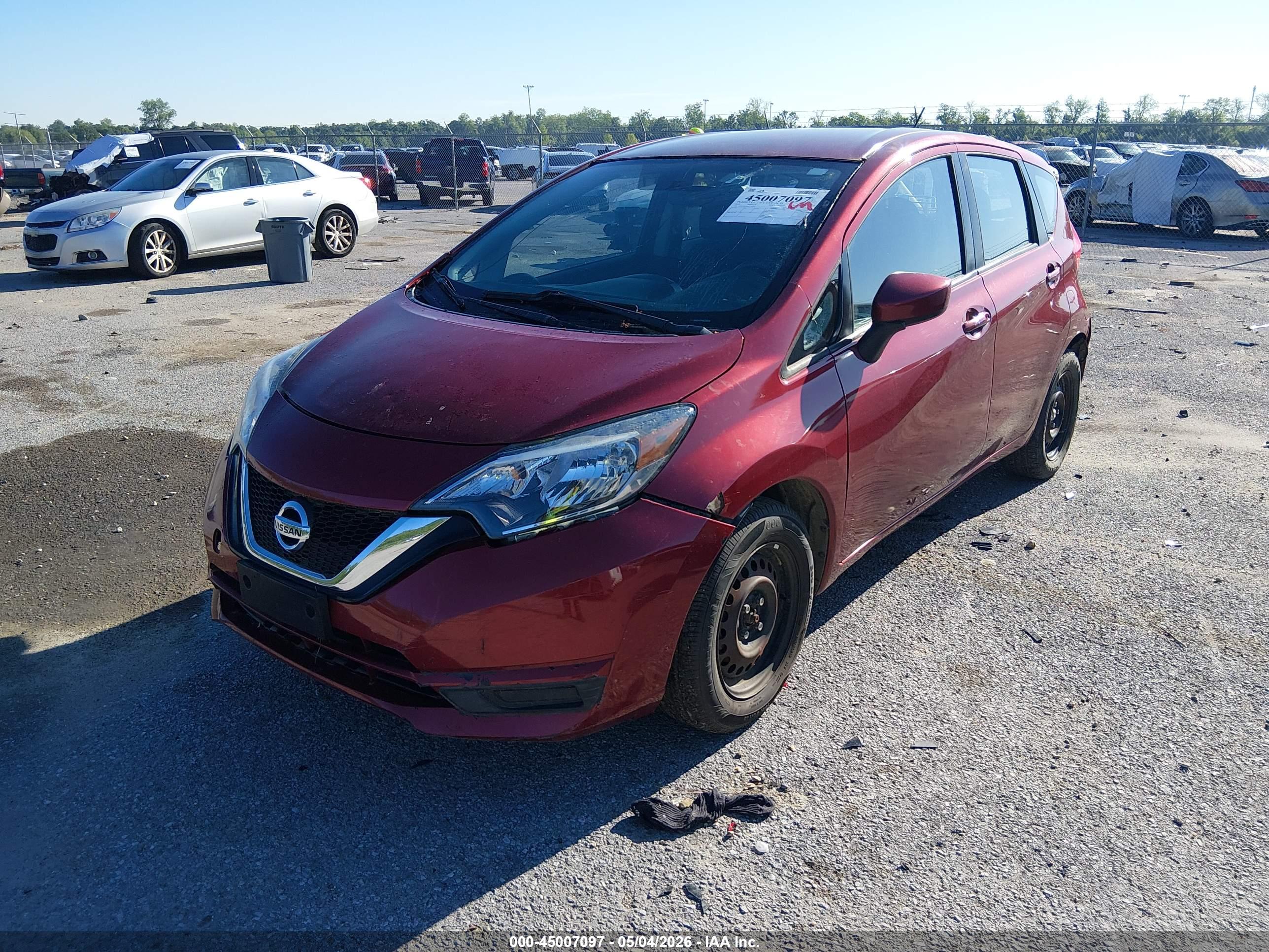 NISSAN VERSA image 2