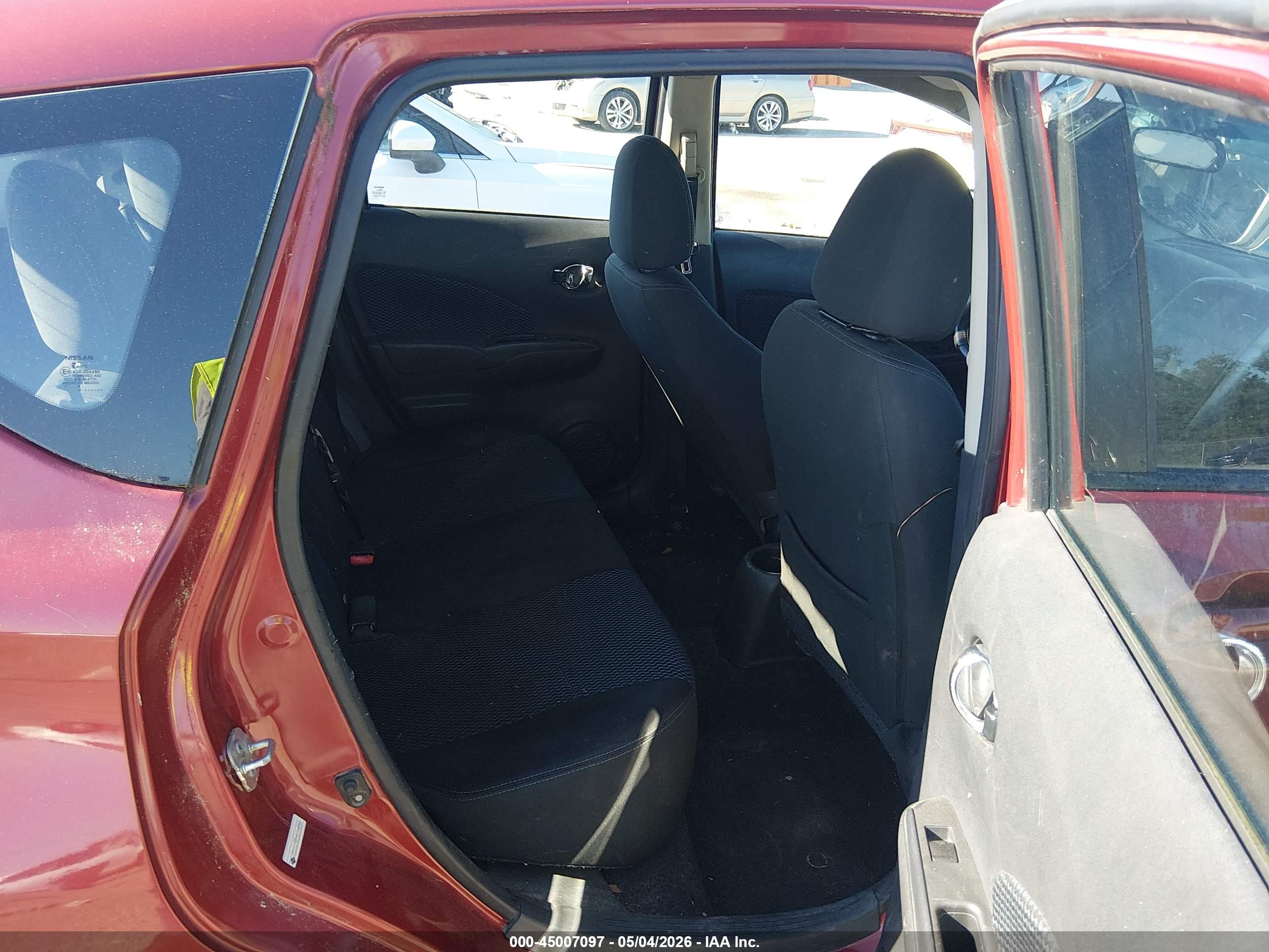 NISSAN VERSA image 8
