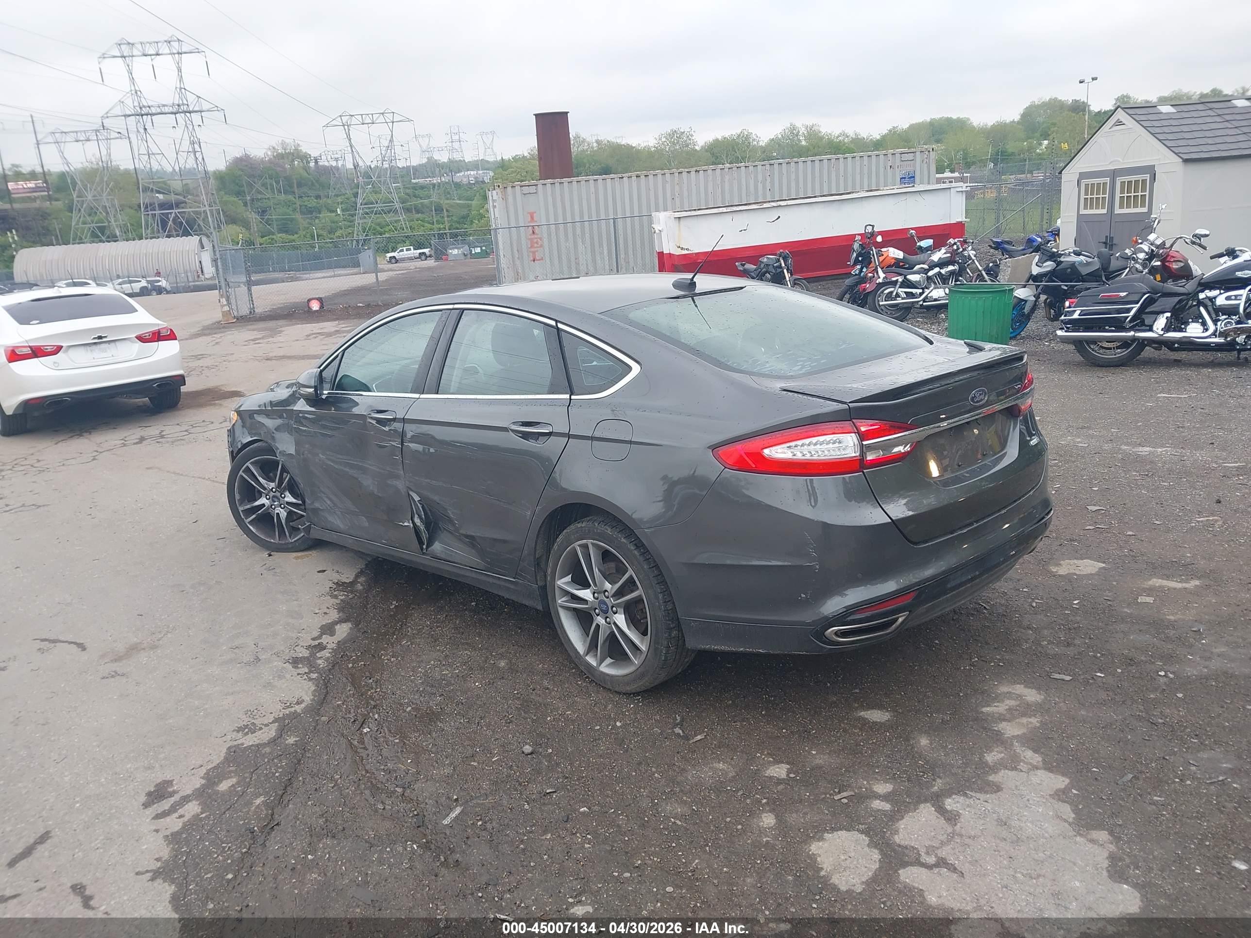 FORD FUSION image 3