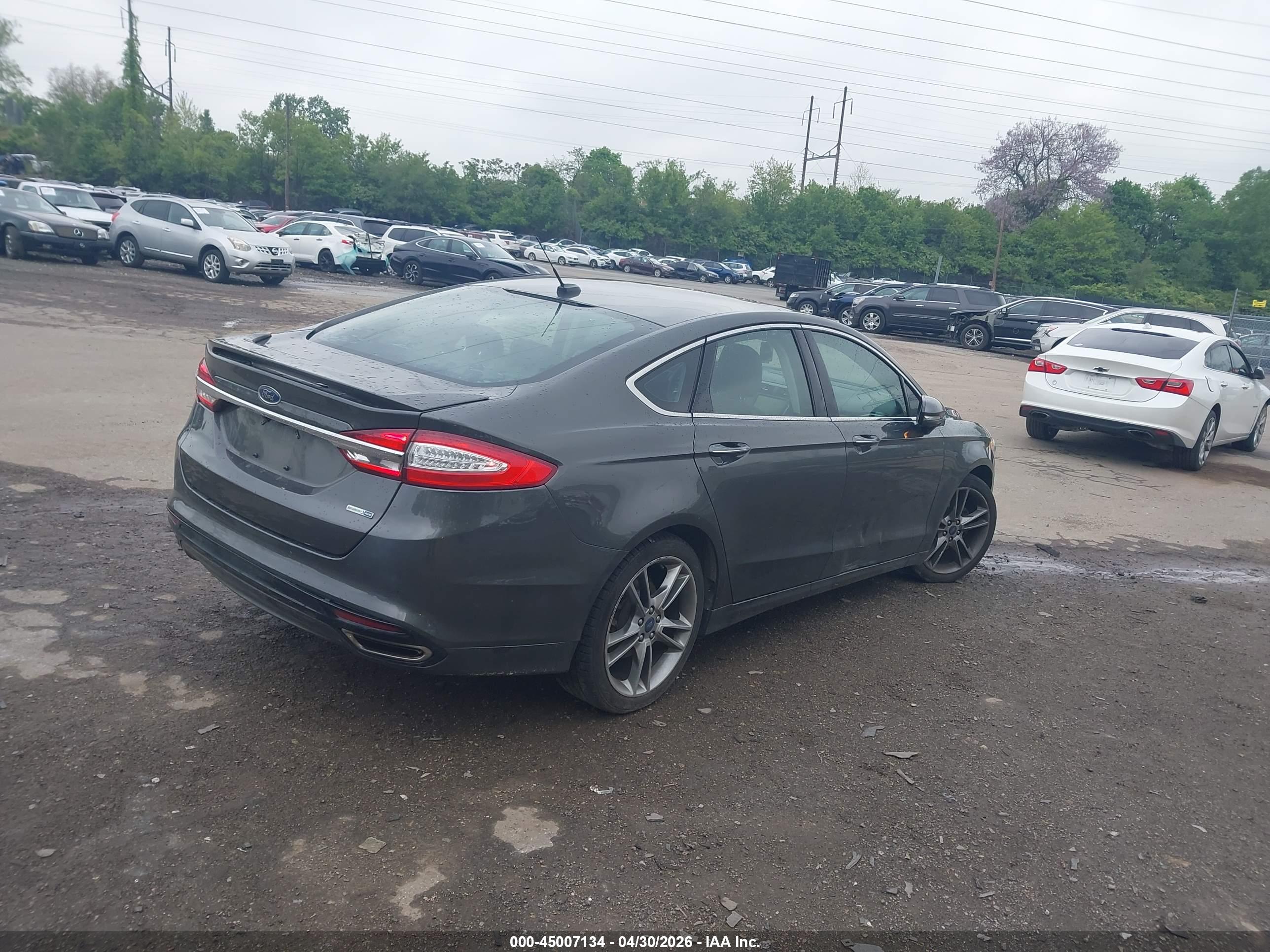 FORD FUSION image 4