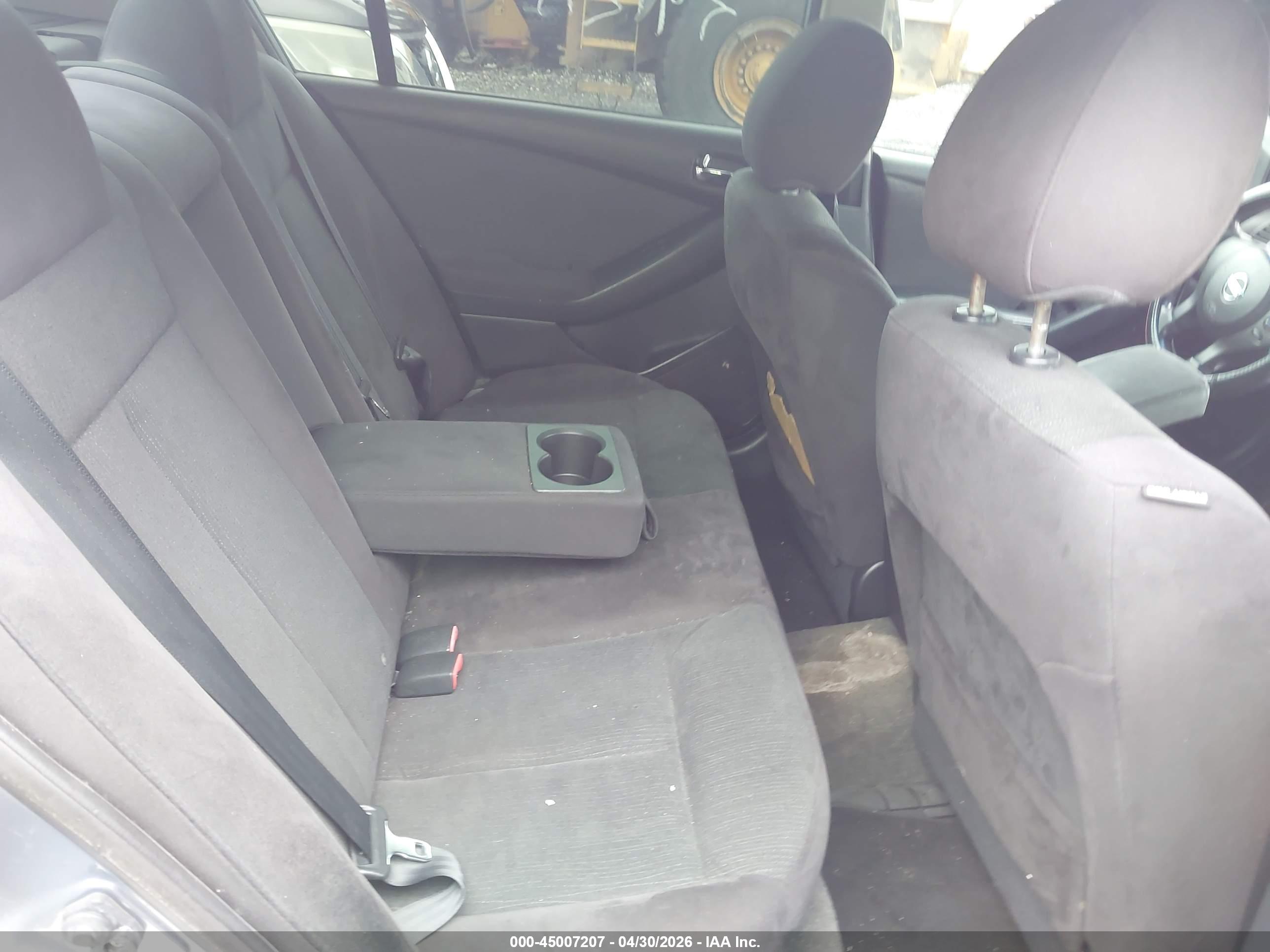 NISSAN ALTIMA image 8