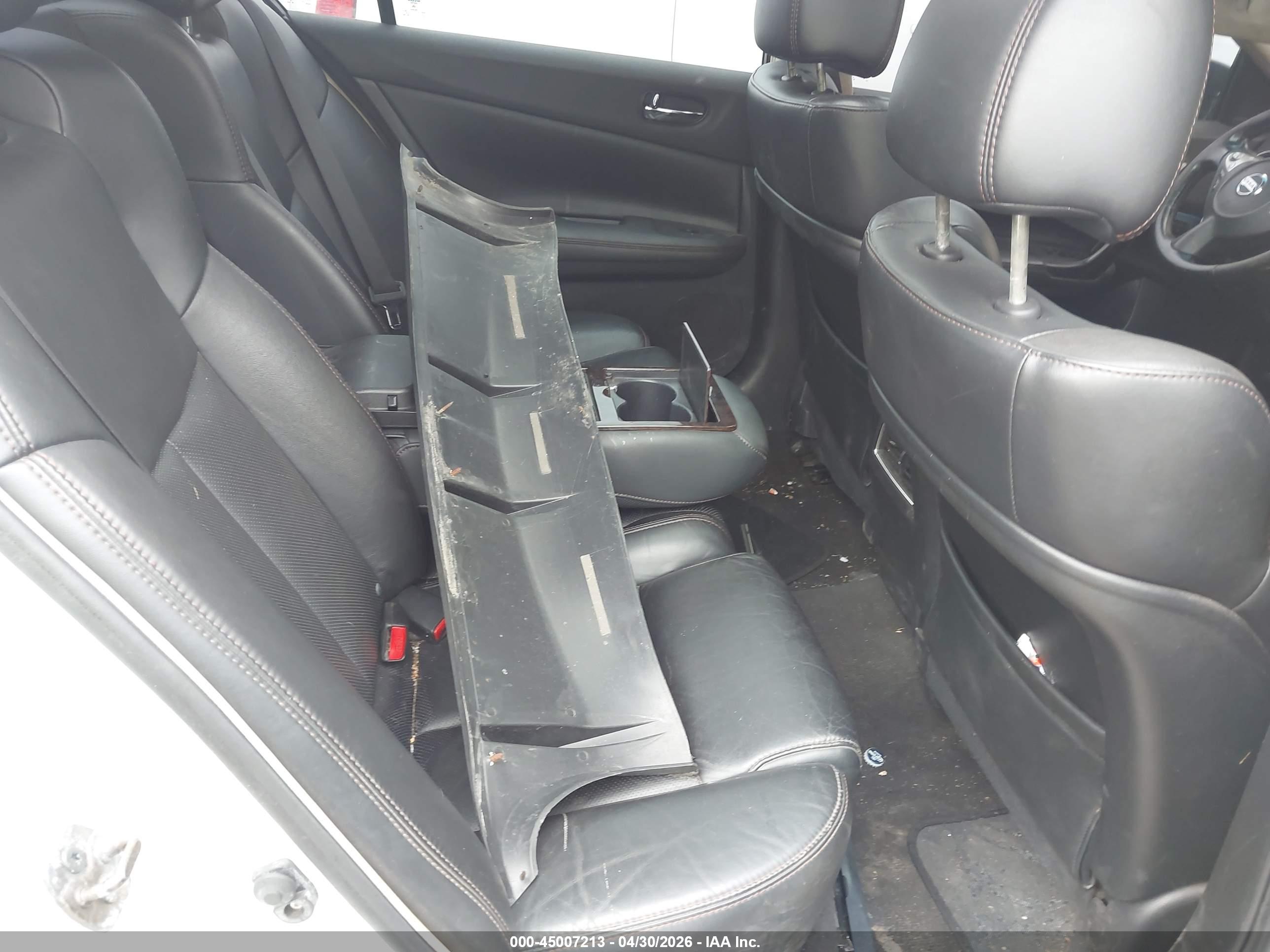 NISSAN MAXIMA image 8