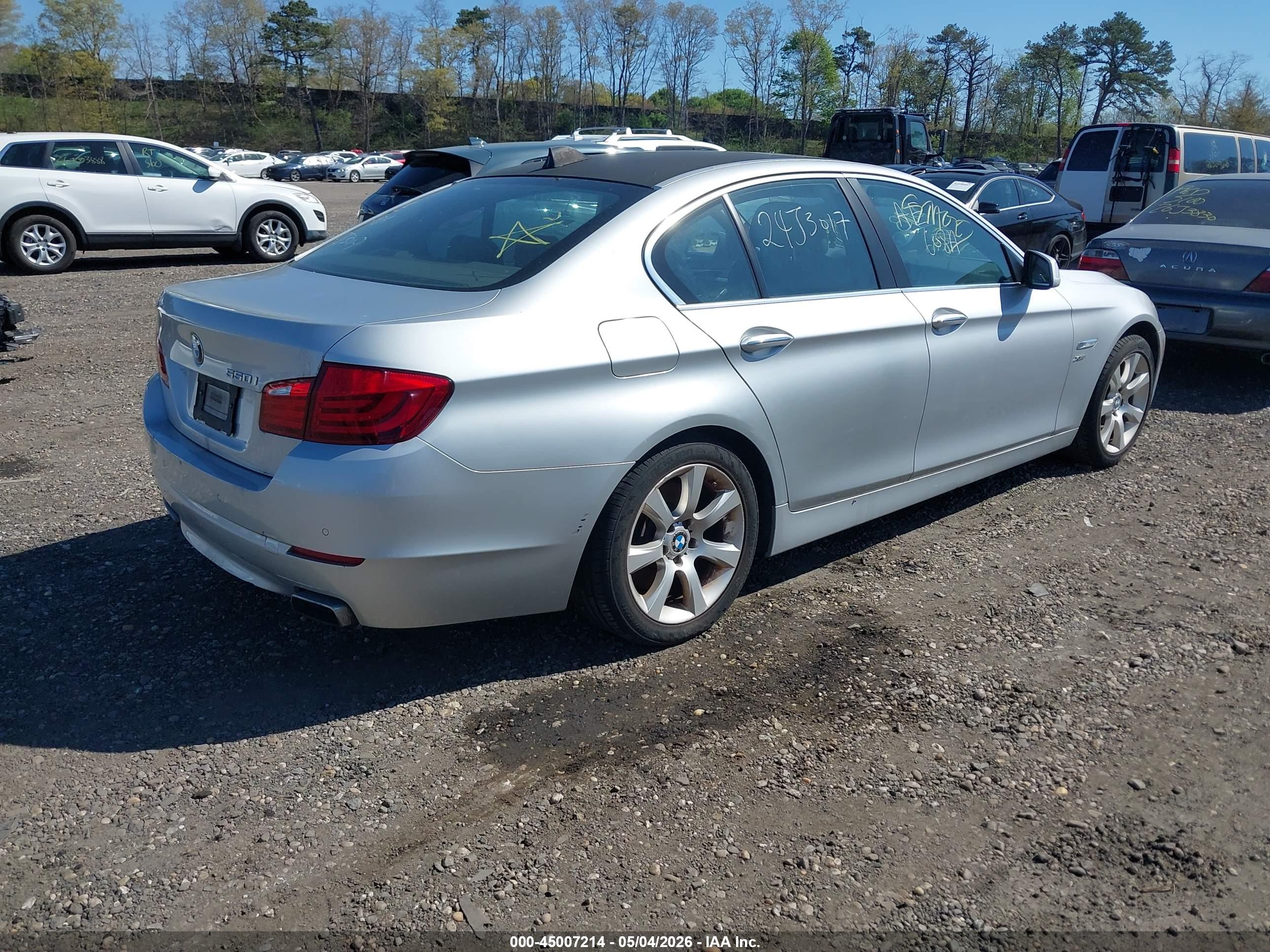 BMW 550I image 4