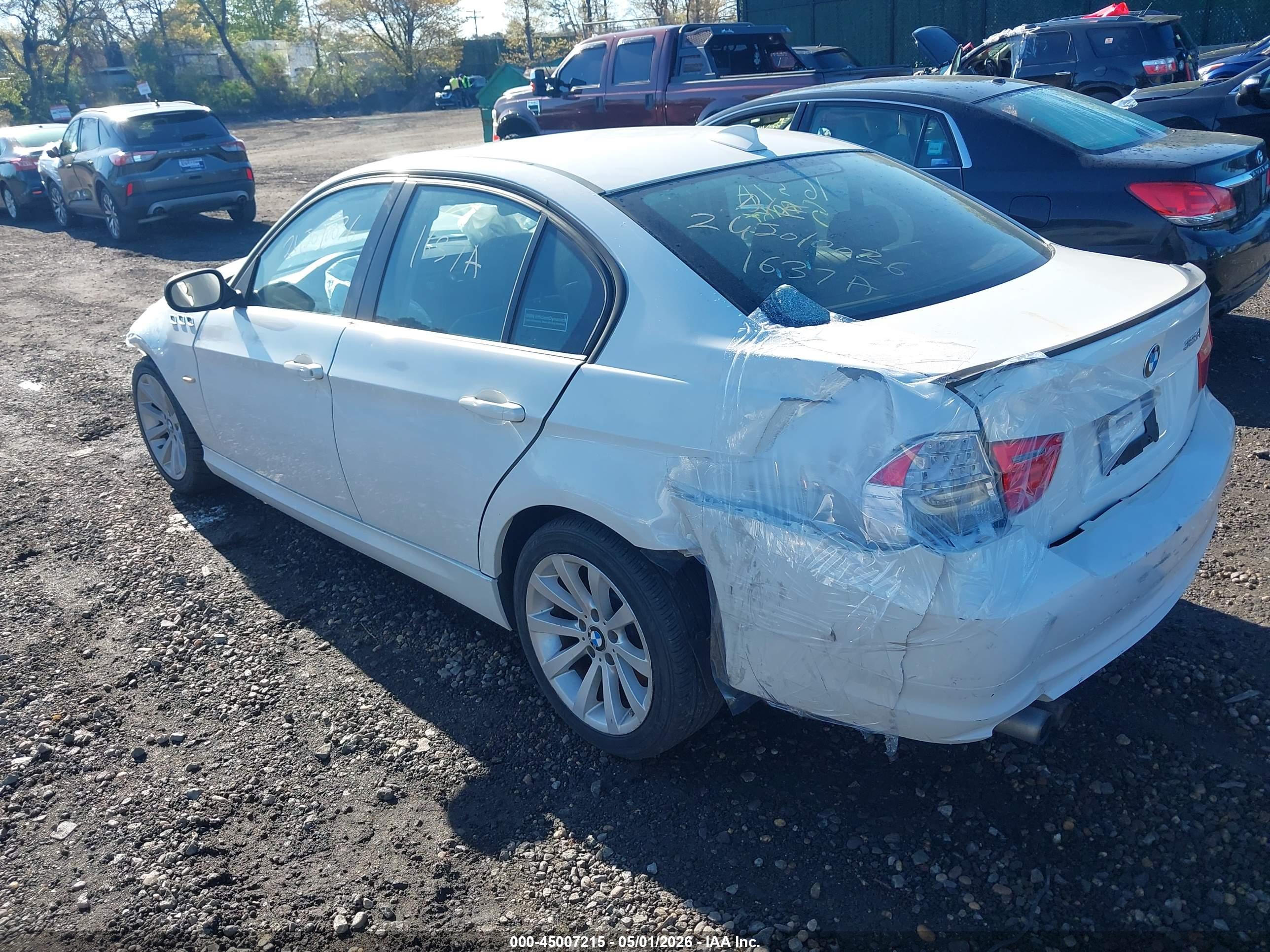 BMW 328I image 3