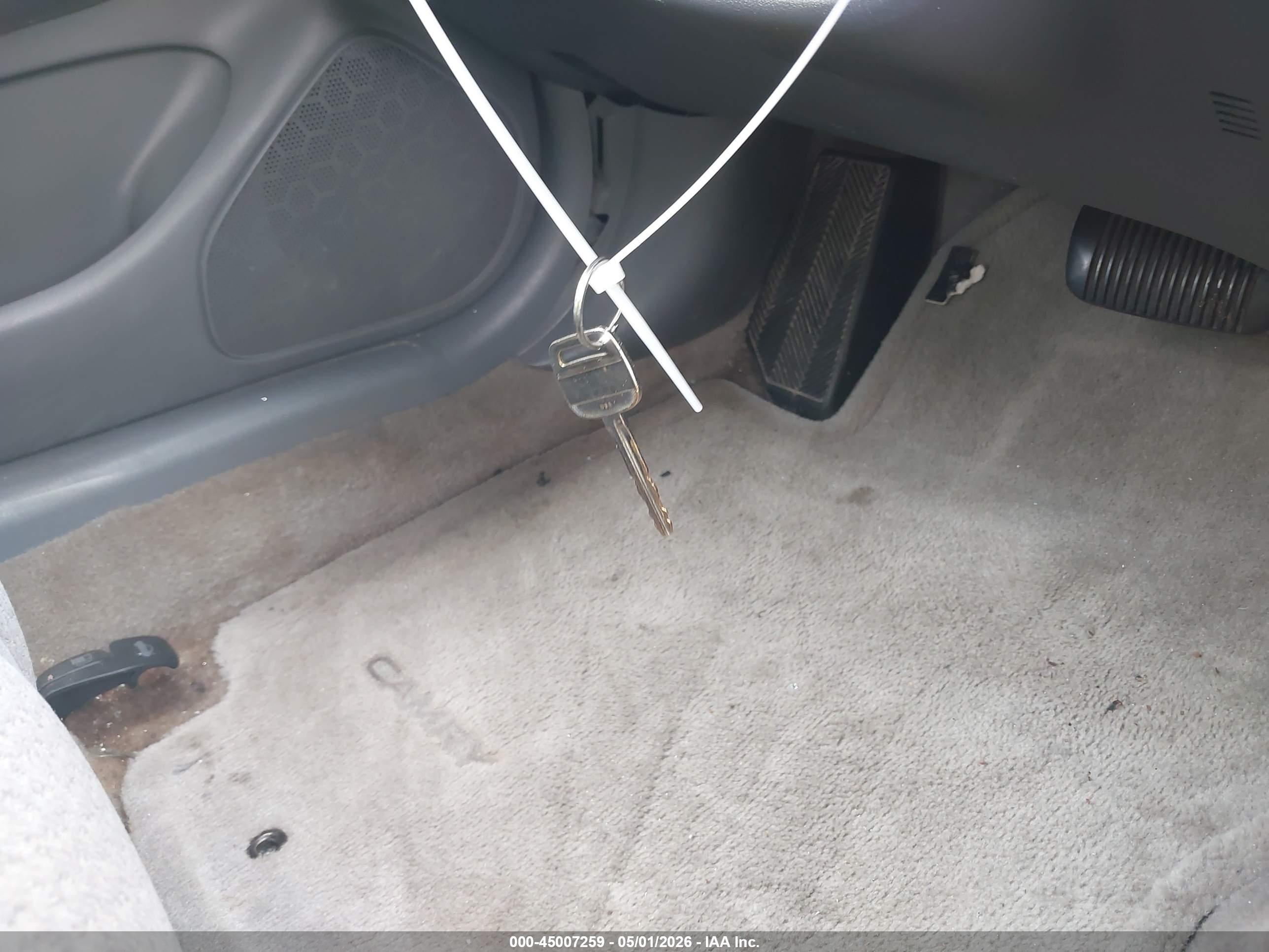 TOYOTA CAMRY image 11