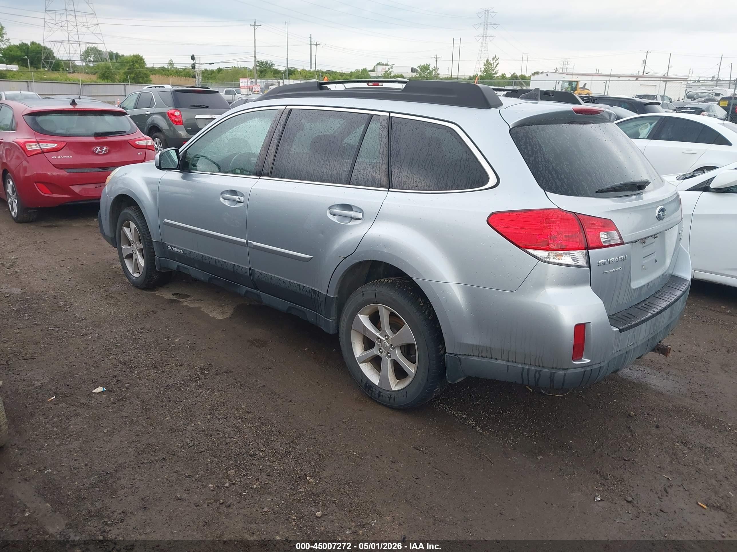 SUBARU OUTBACK image 3