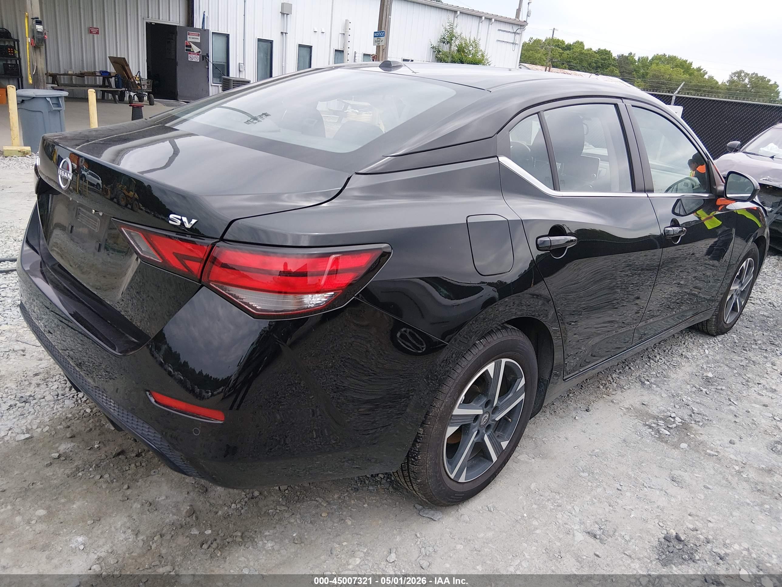 NISSAN SENTRA image 4
