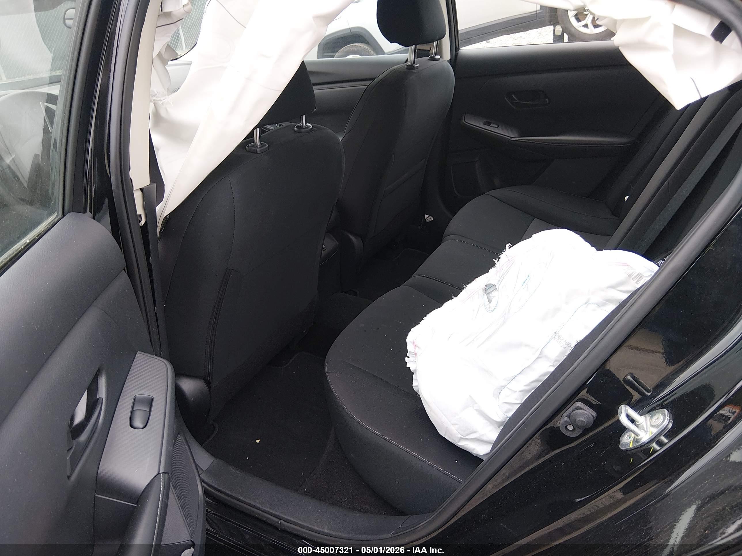 NISSAN SENTRA image 8
