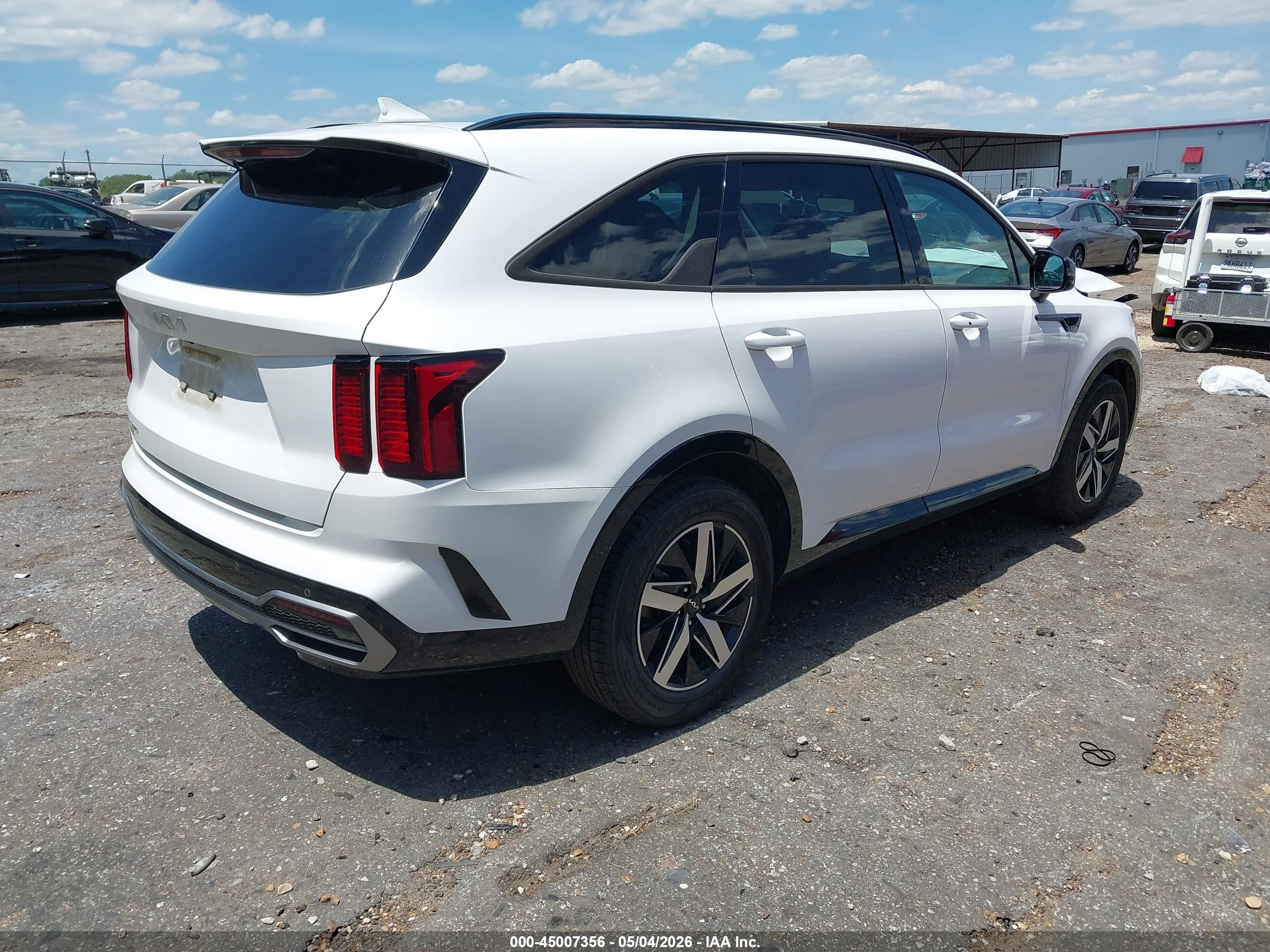 KIA SORENTO image 4