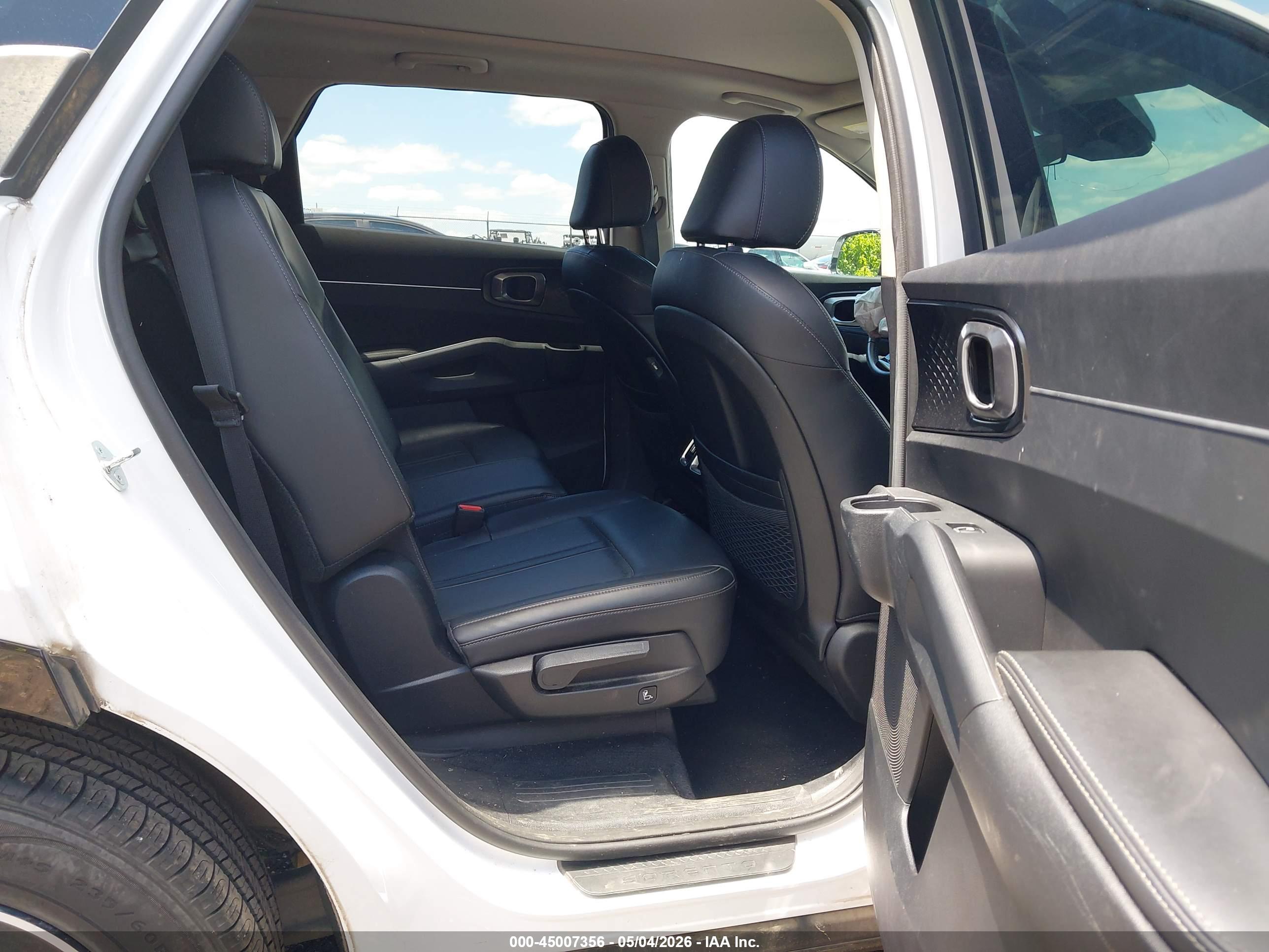 KIA SORENTO image 8