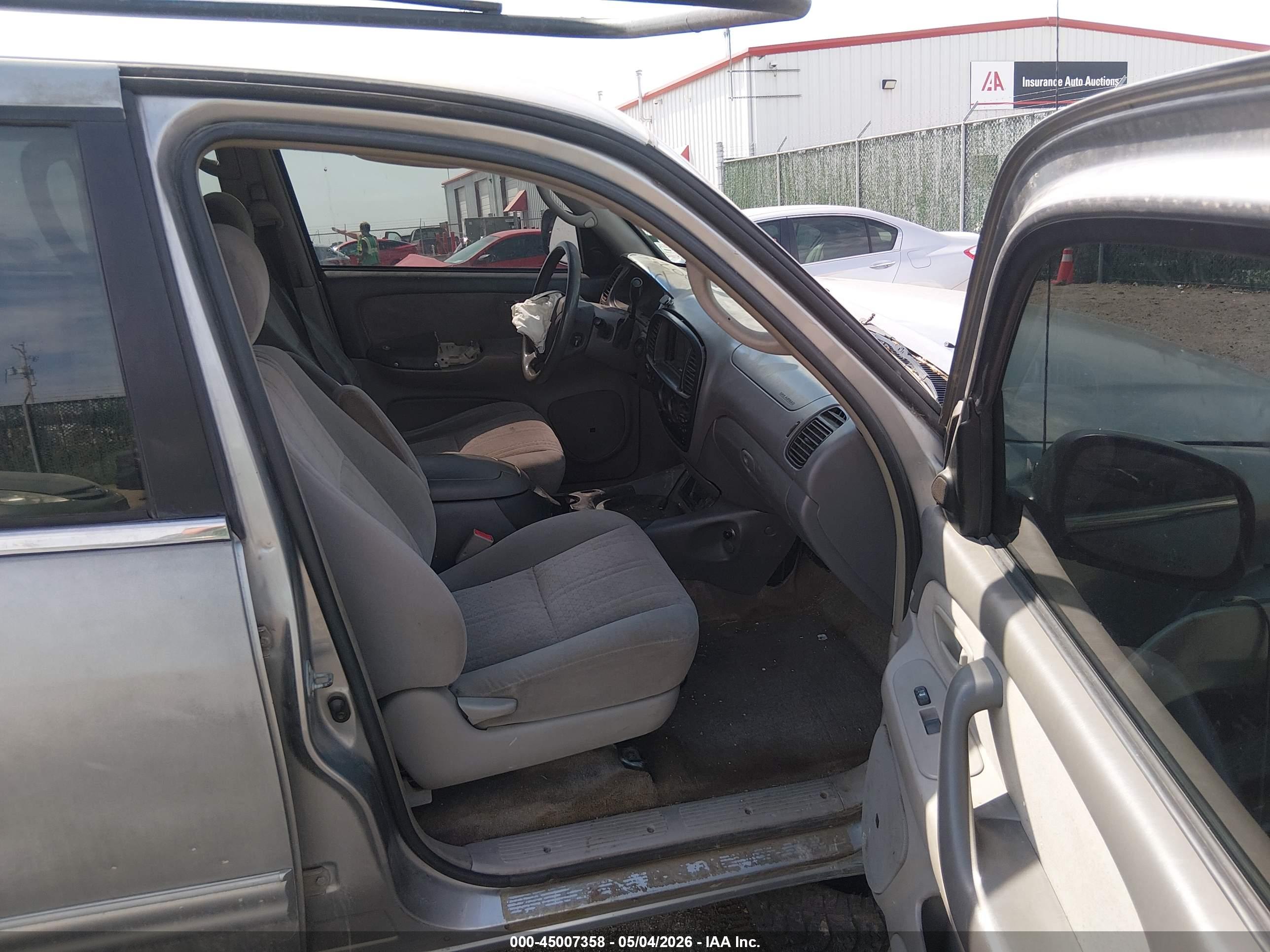 TOYOTA TUNDRA image 5