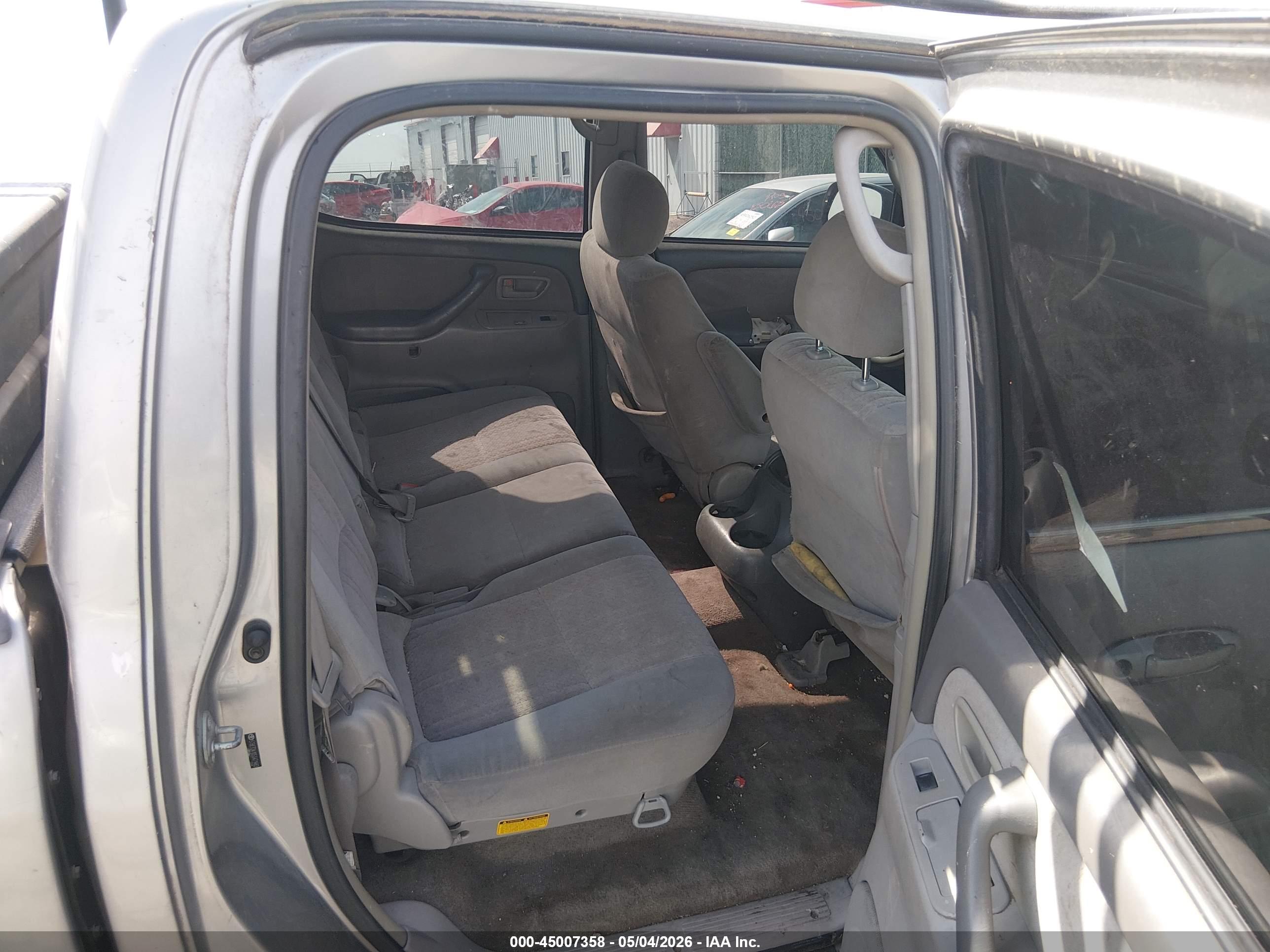 TOYOTA TUNDRA image 8