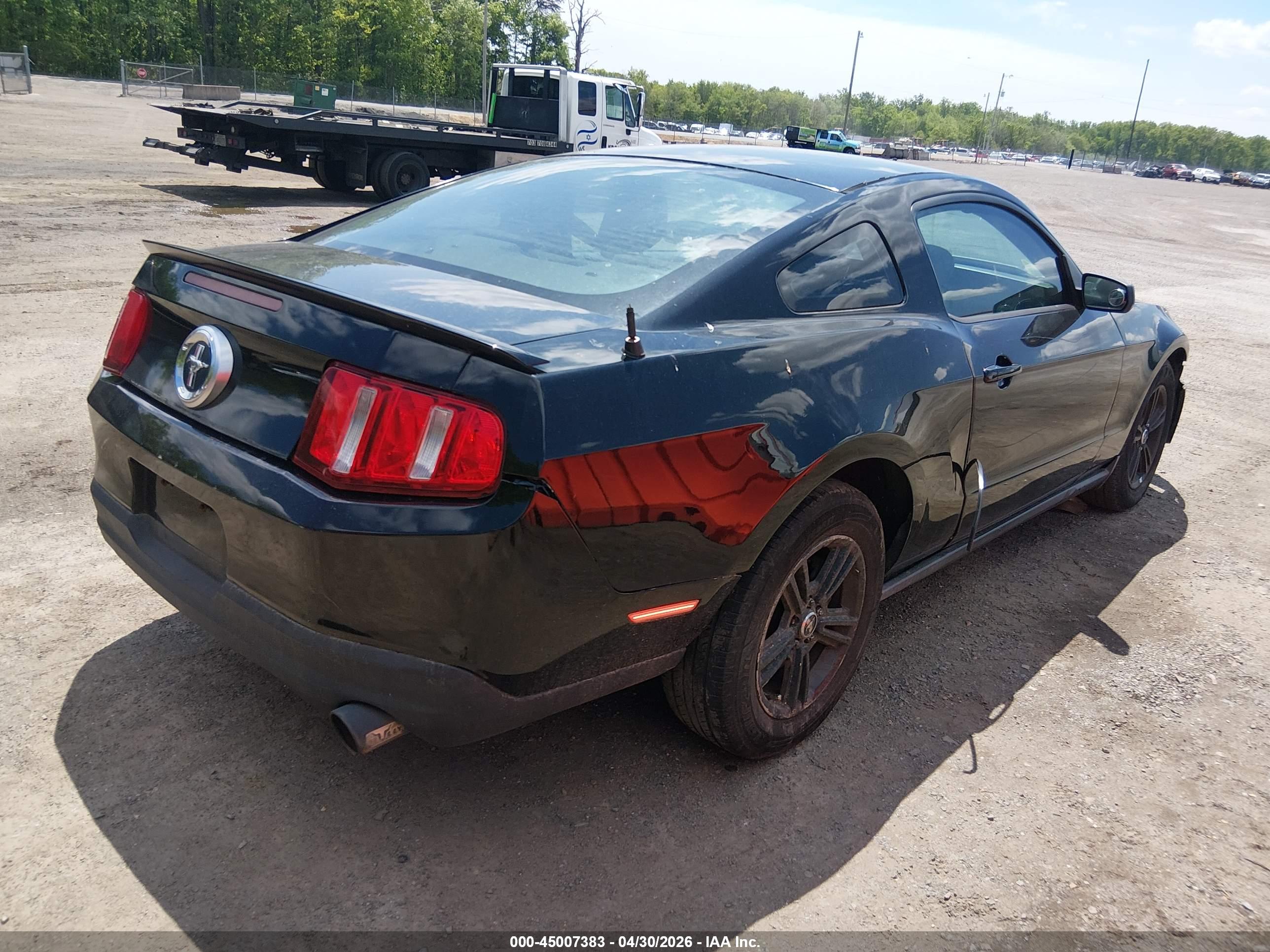 FORD MUSTANG image 4