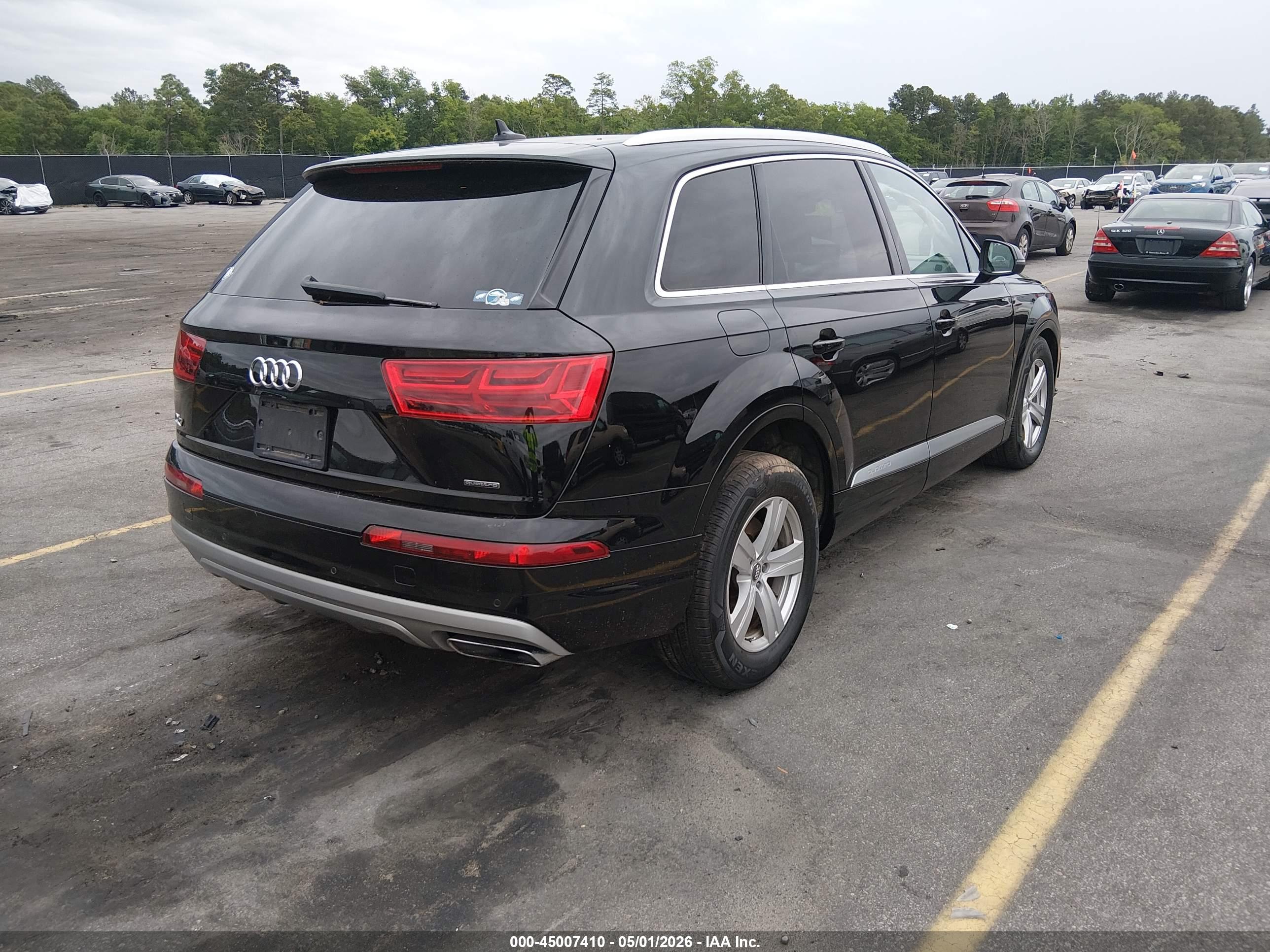 AUDI Q7 image 4