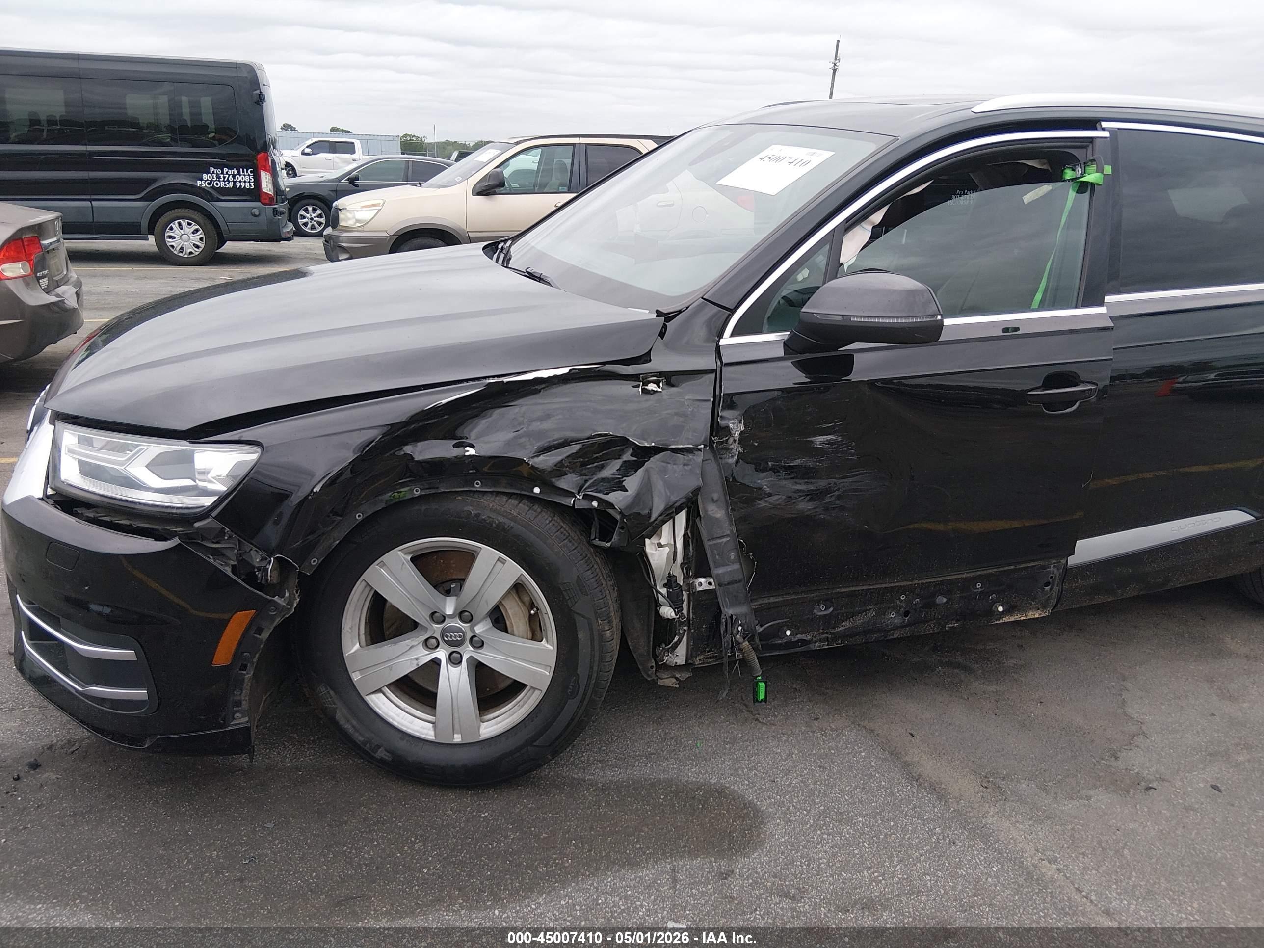 AUDI Q7 image 6