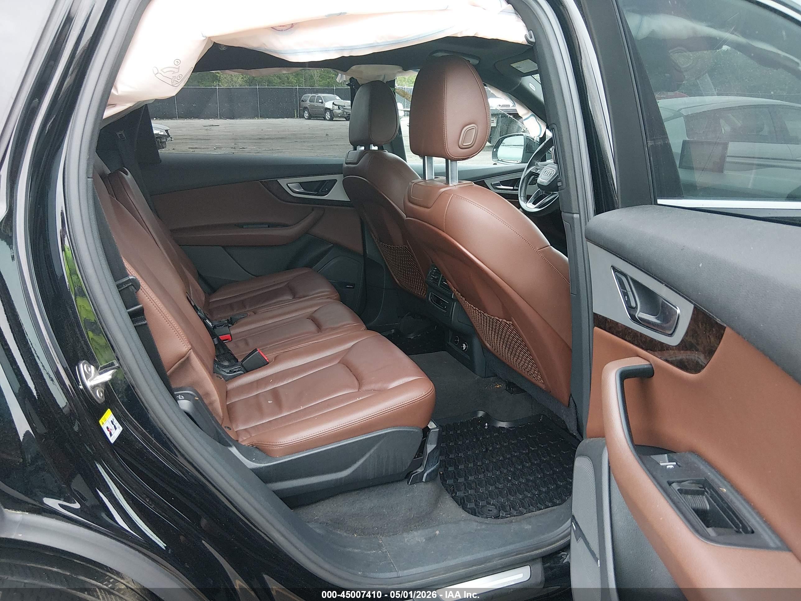 AUDI Q7 image 8