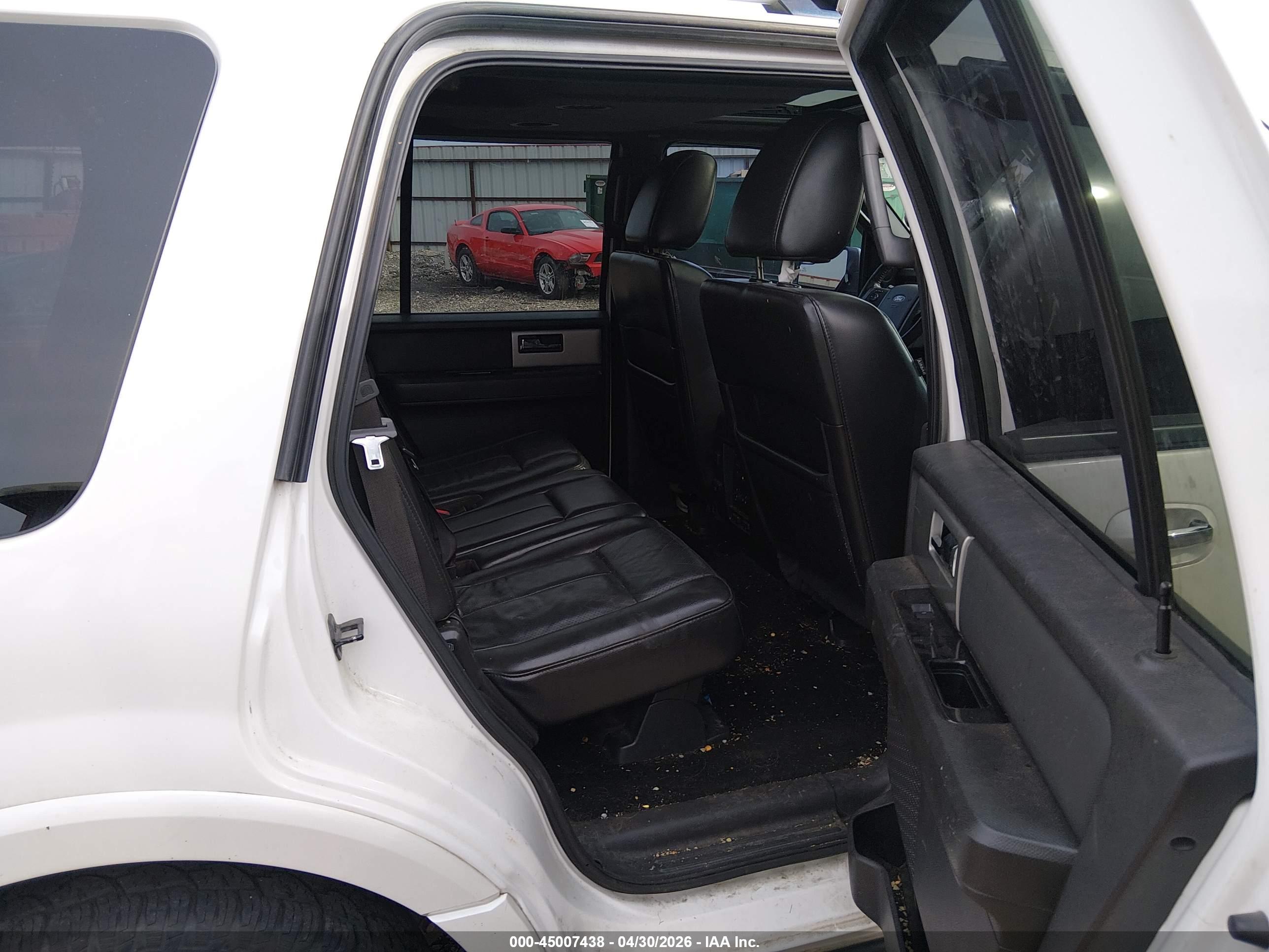 FORD EXPEDITION image 8