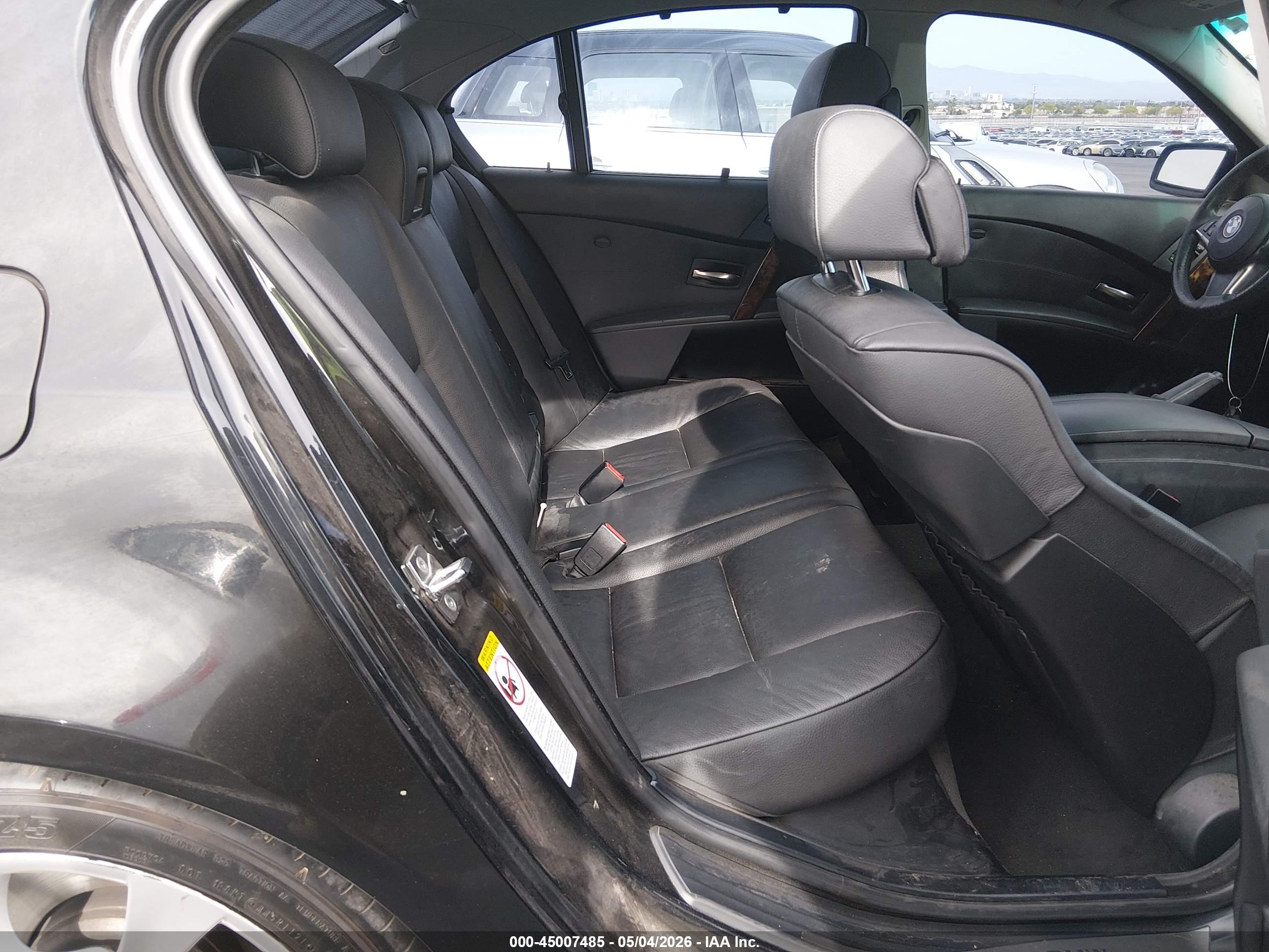 BMW 550I image 8