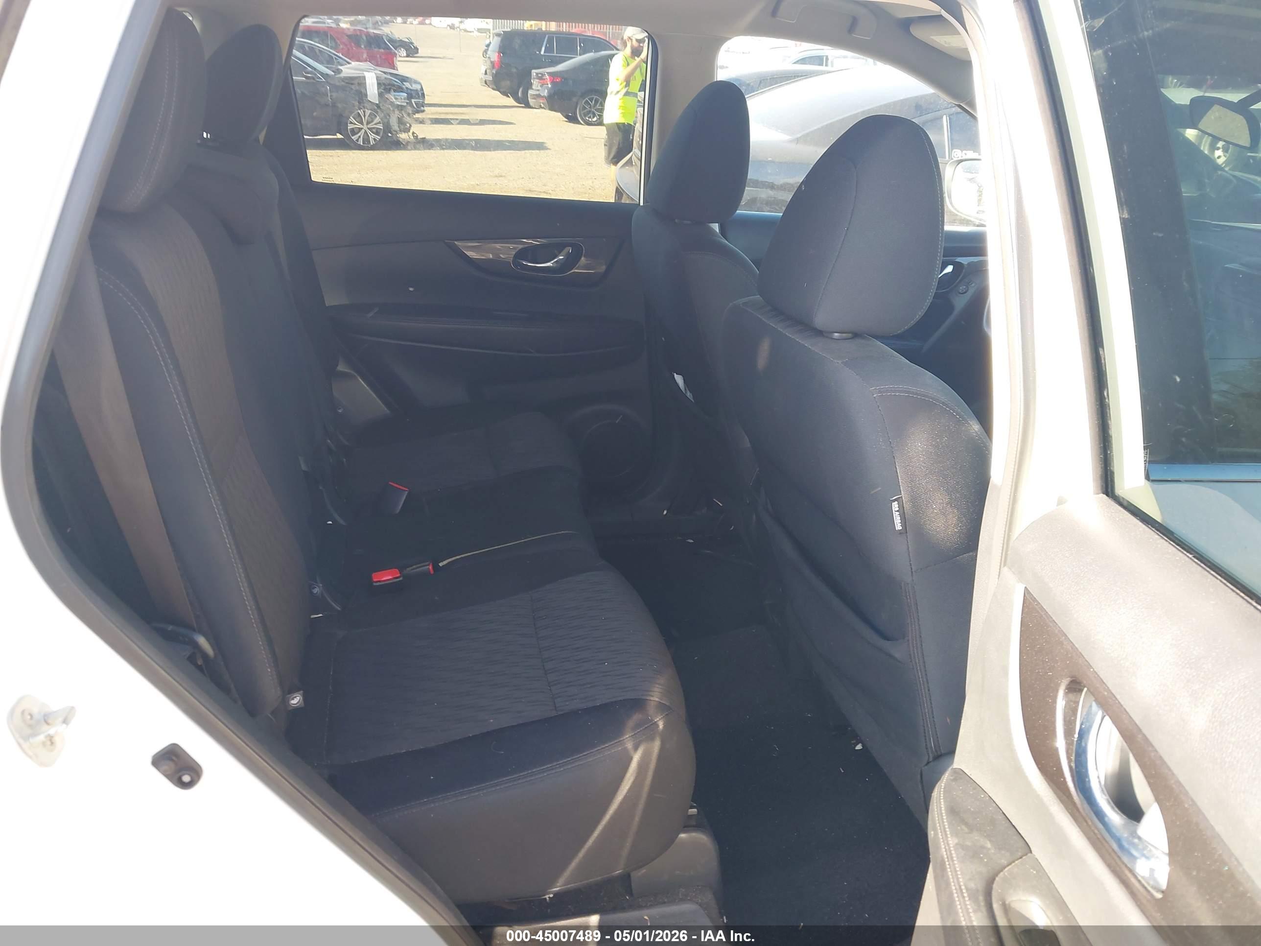 NISSAN ROGUE image 8