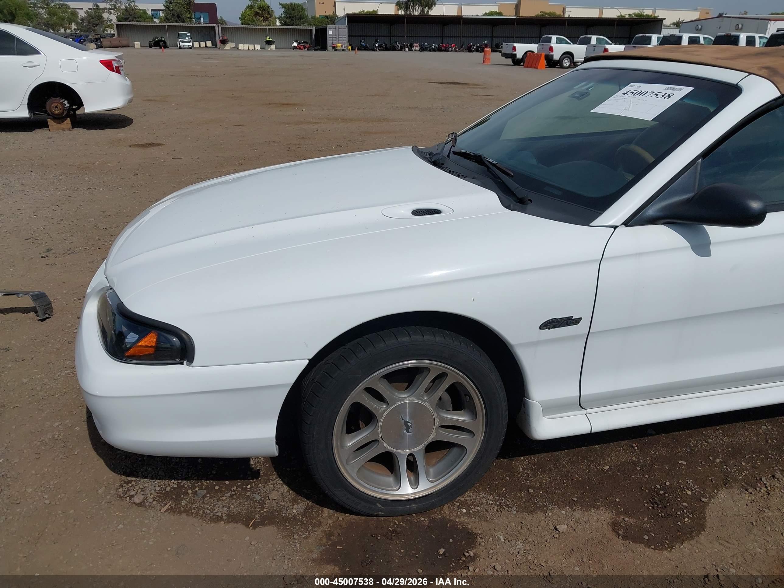 FORD MUSTANG image 6