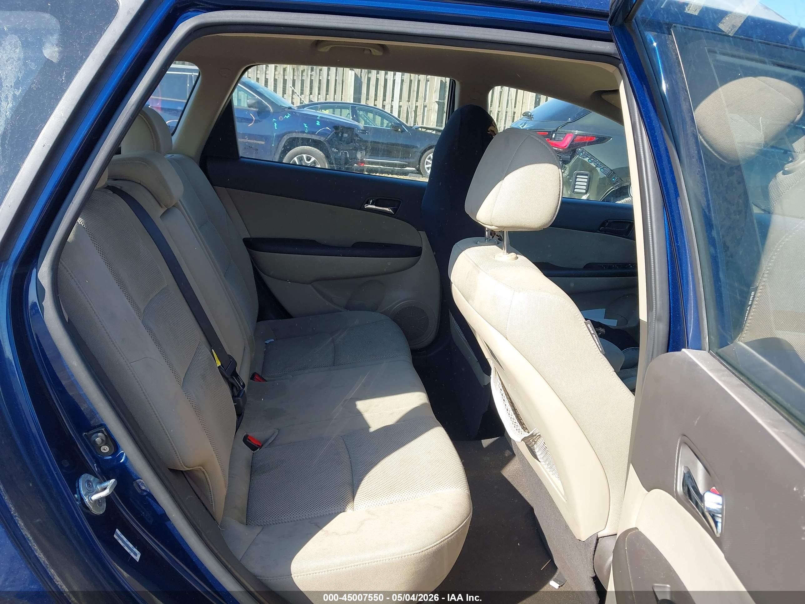 HYUNDAI ELANTRA image 8