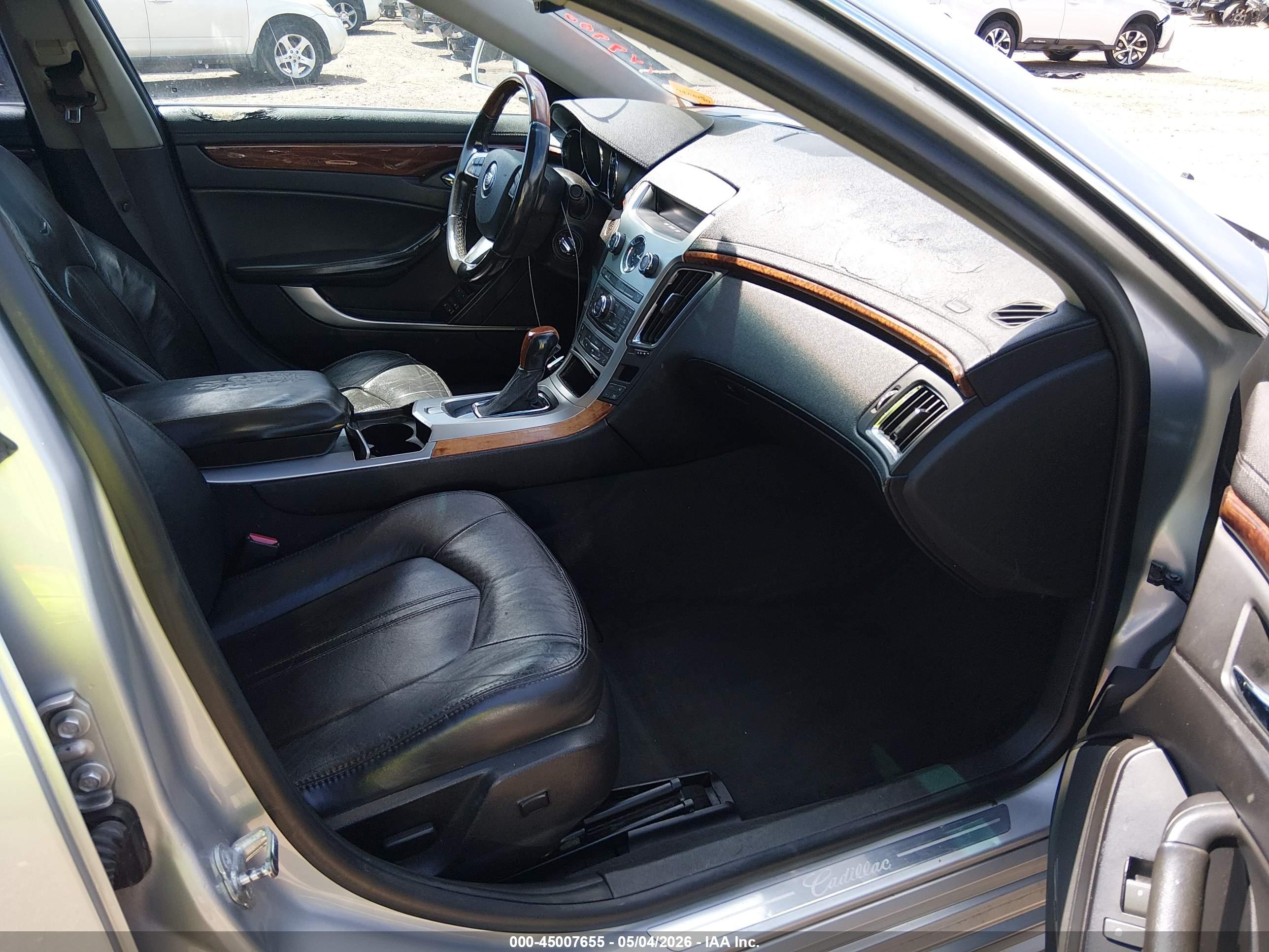 CADILLAC CTS image 5