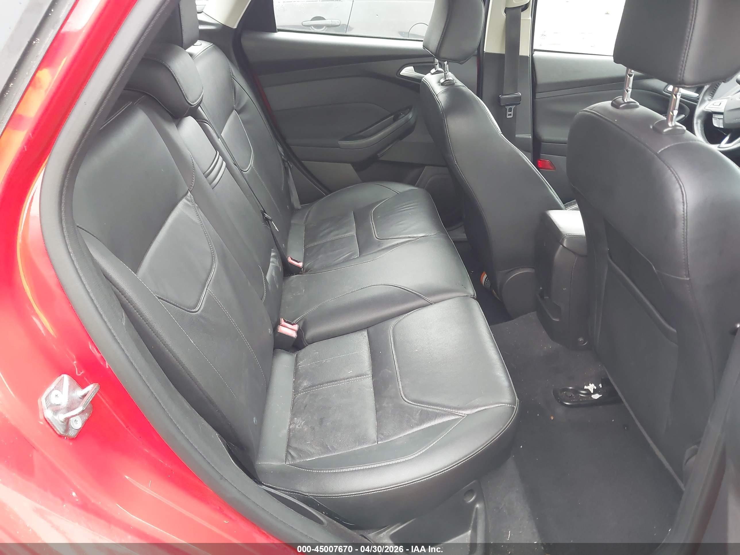 FORD FOCUS image 8