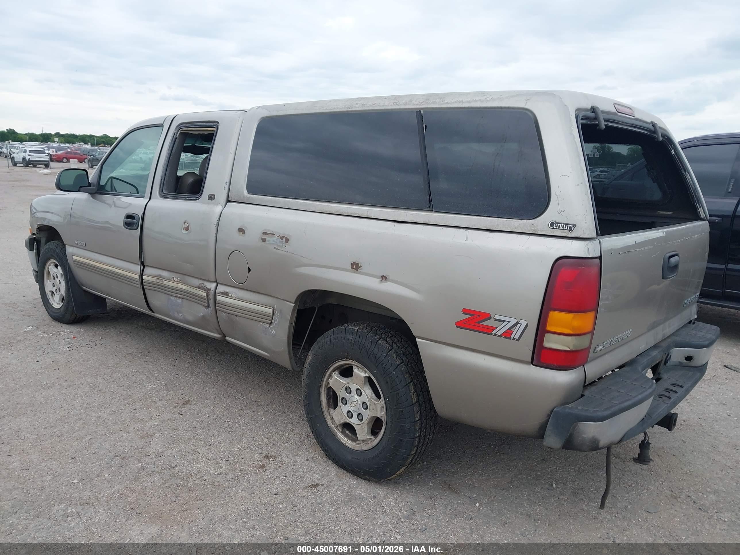 CHEVROLET SILVERADO image 3
