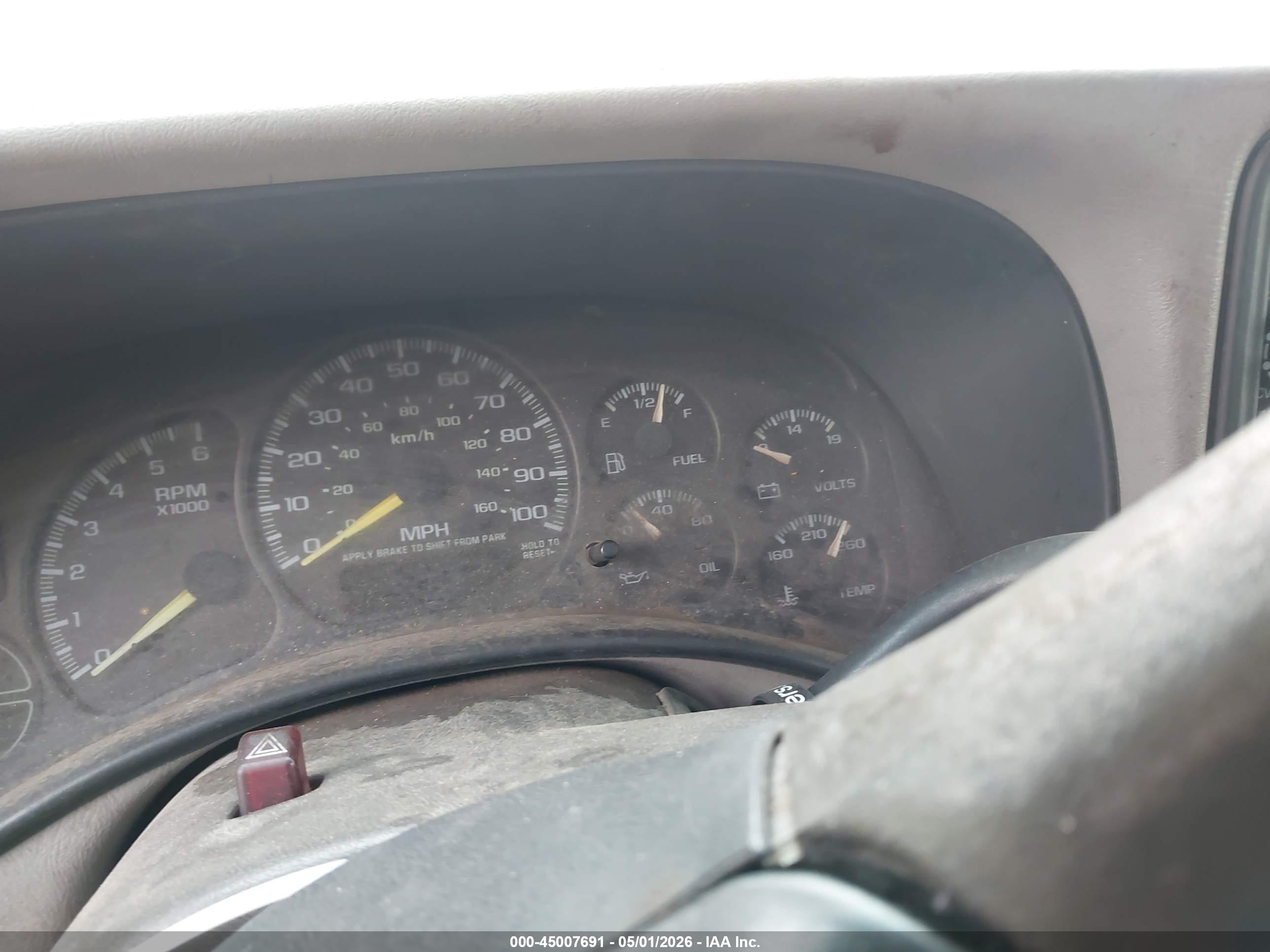 CHEVROLET SILVERADO image 7