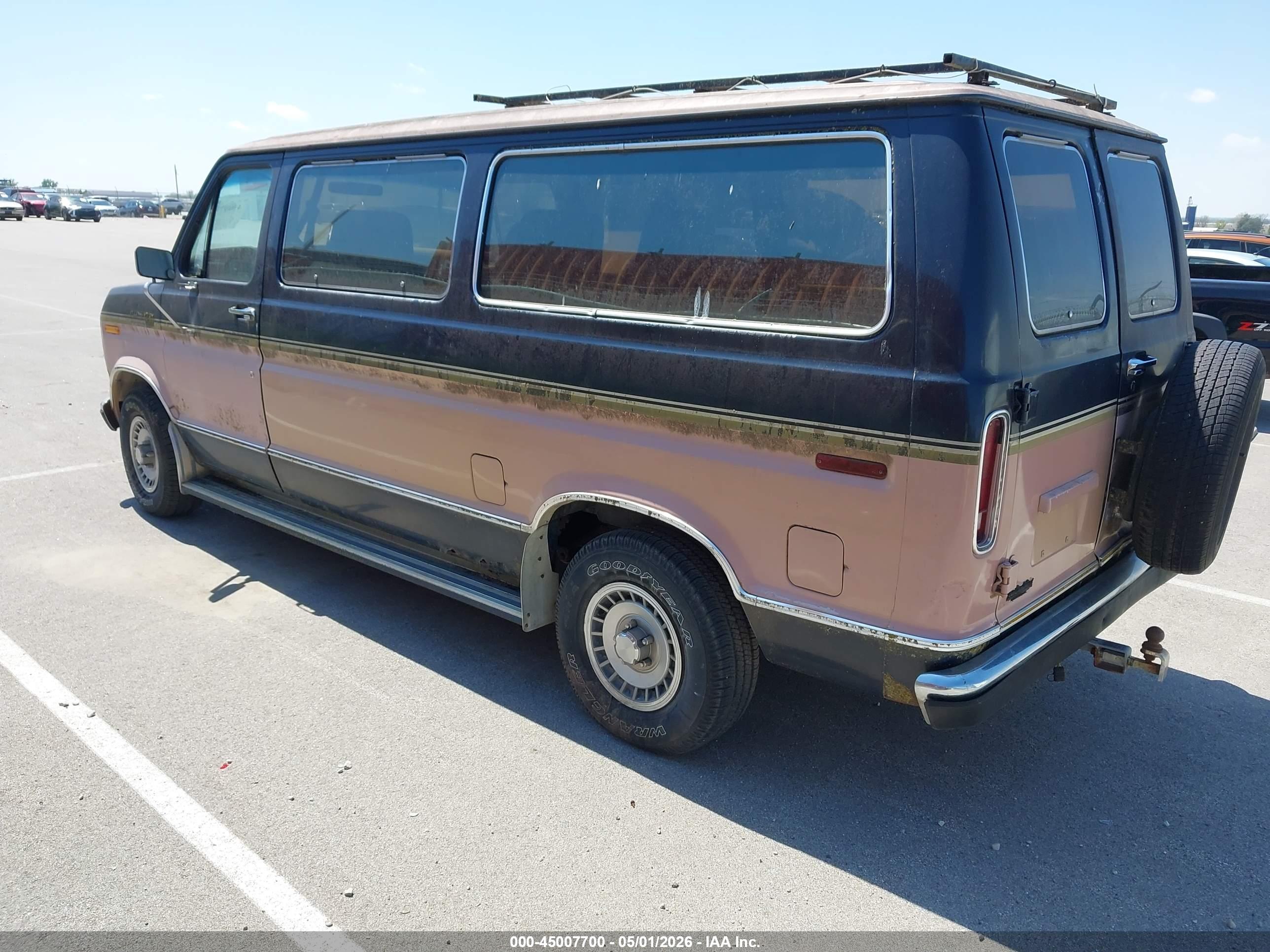 FORD ECONOLINE image 3