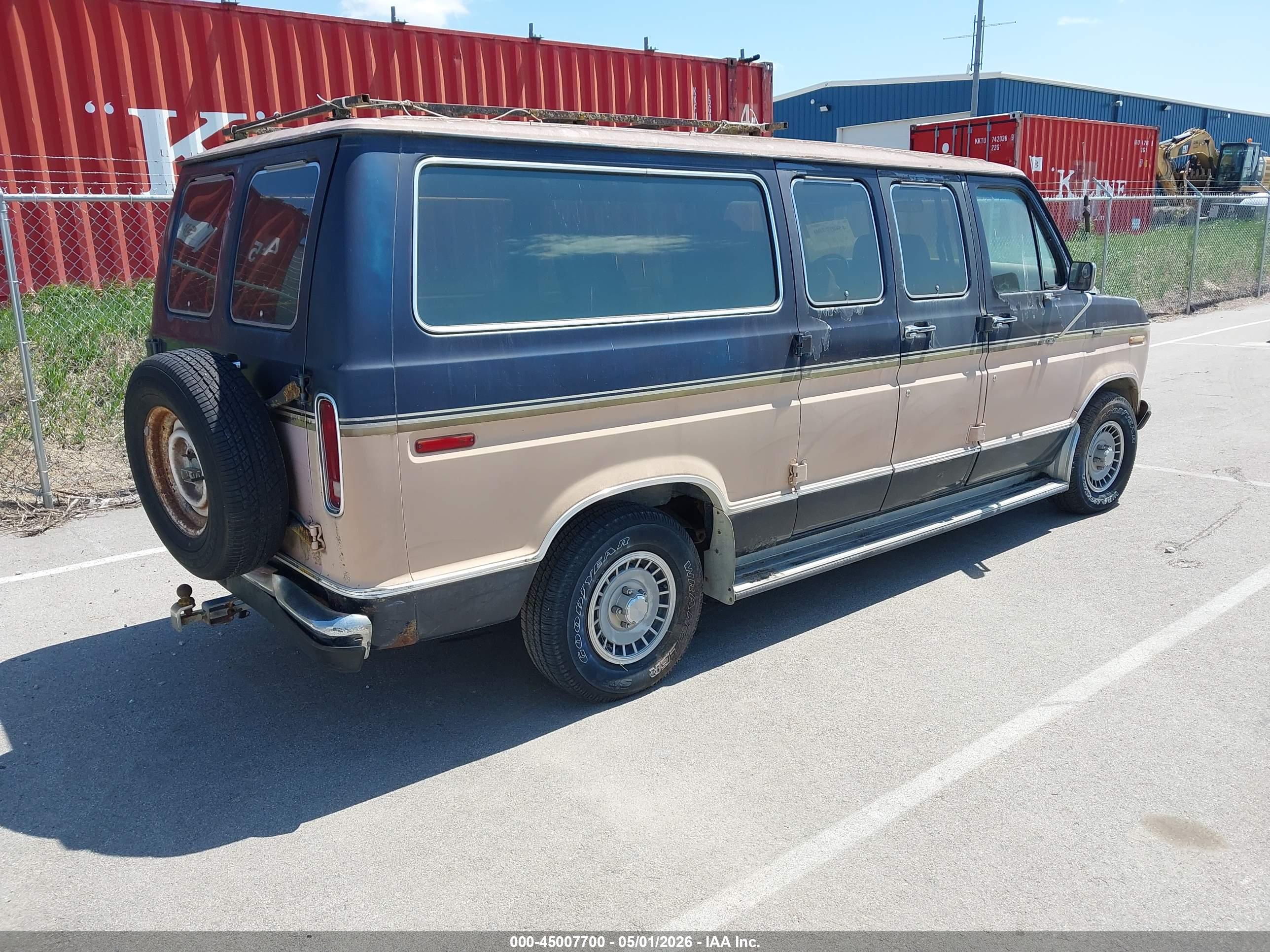 FORD ECONOLINE image 4