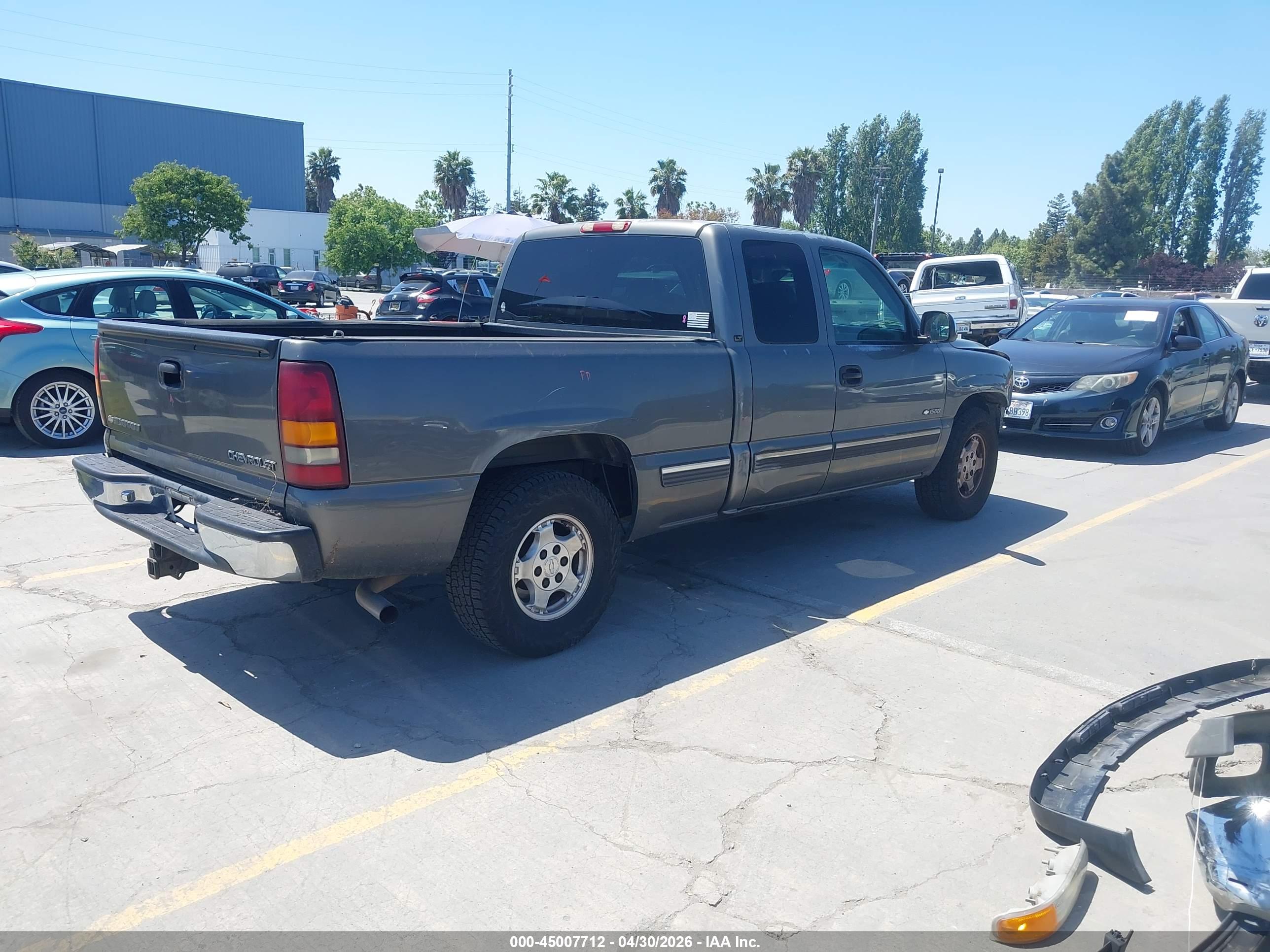 CHEVROLET SILVERADO image 4