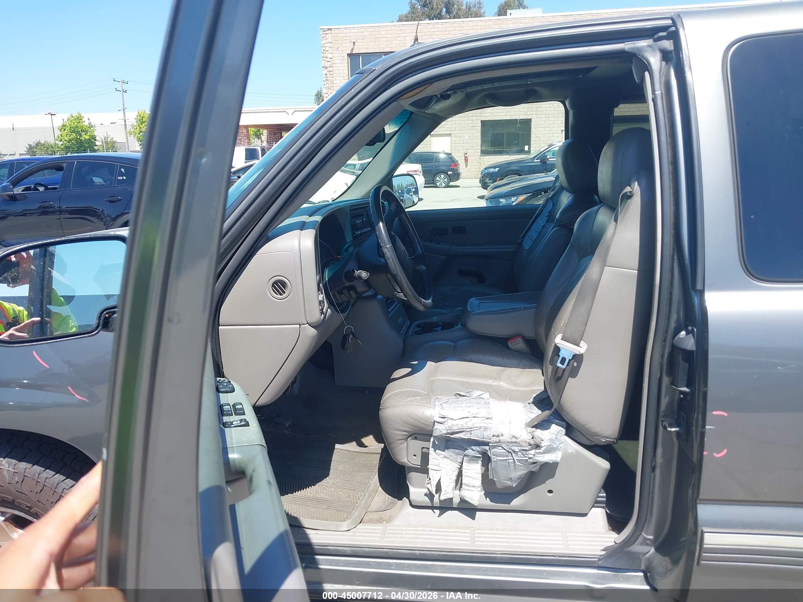 CHEVROLET SILVERADO image 5