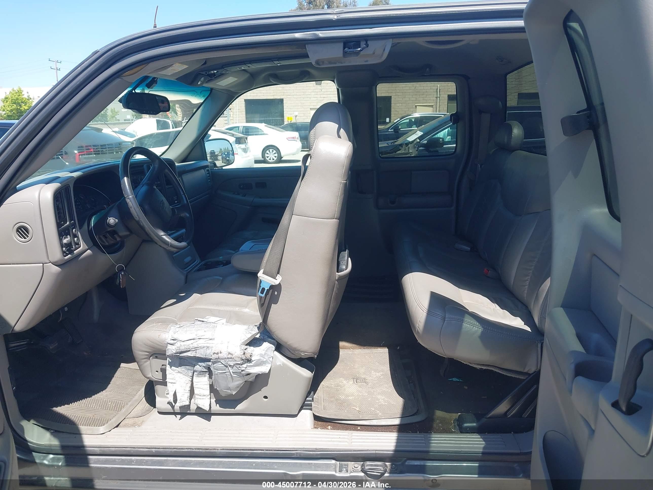 CHEVROLET SILVERADO image 8