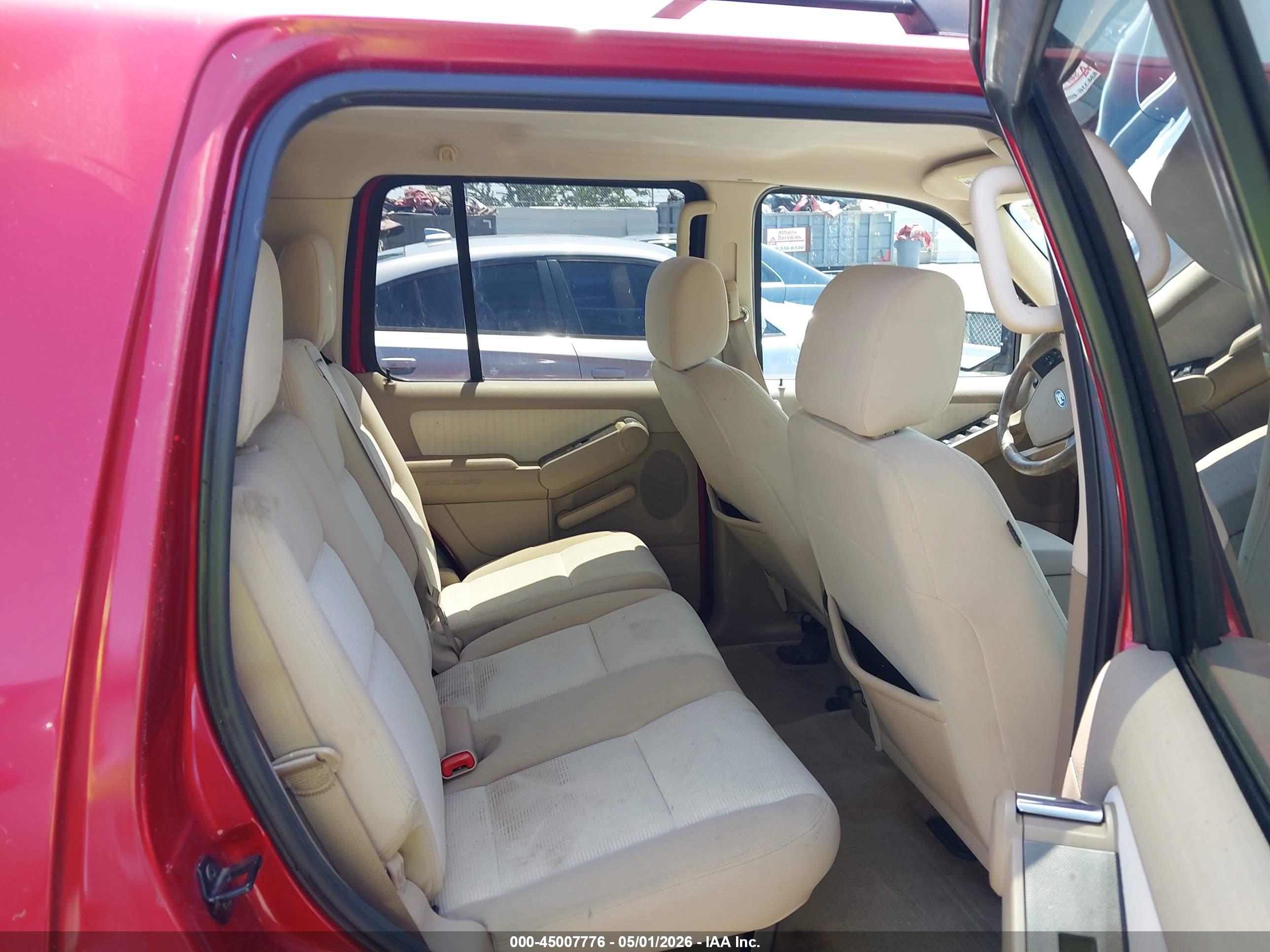 FORD EXPLORER image 8