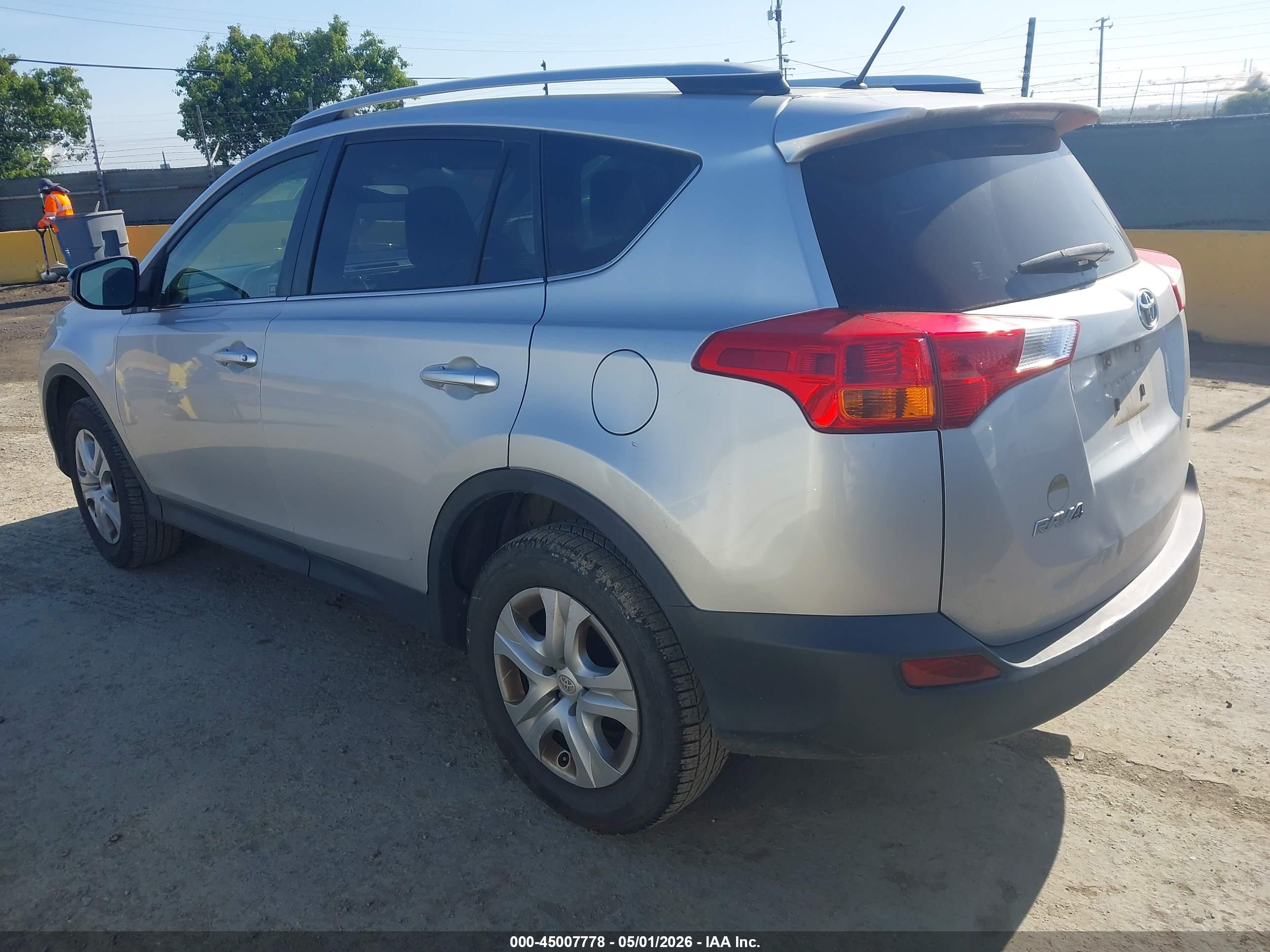 TOYOTA RAV4 image 3