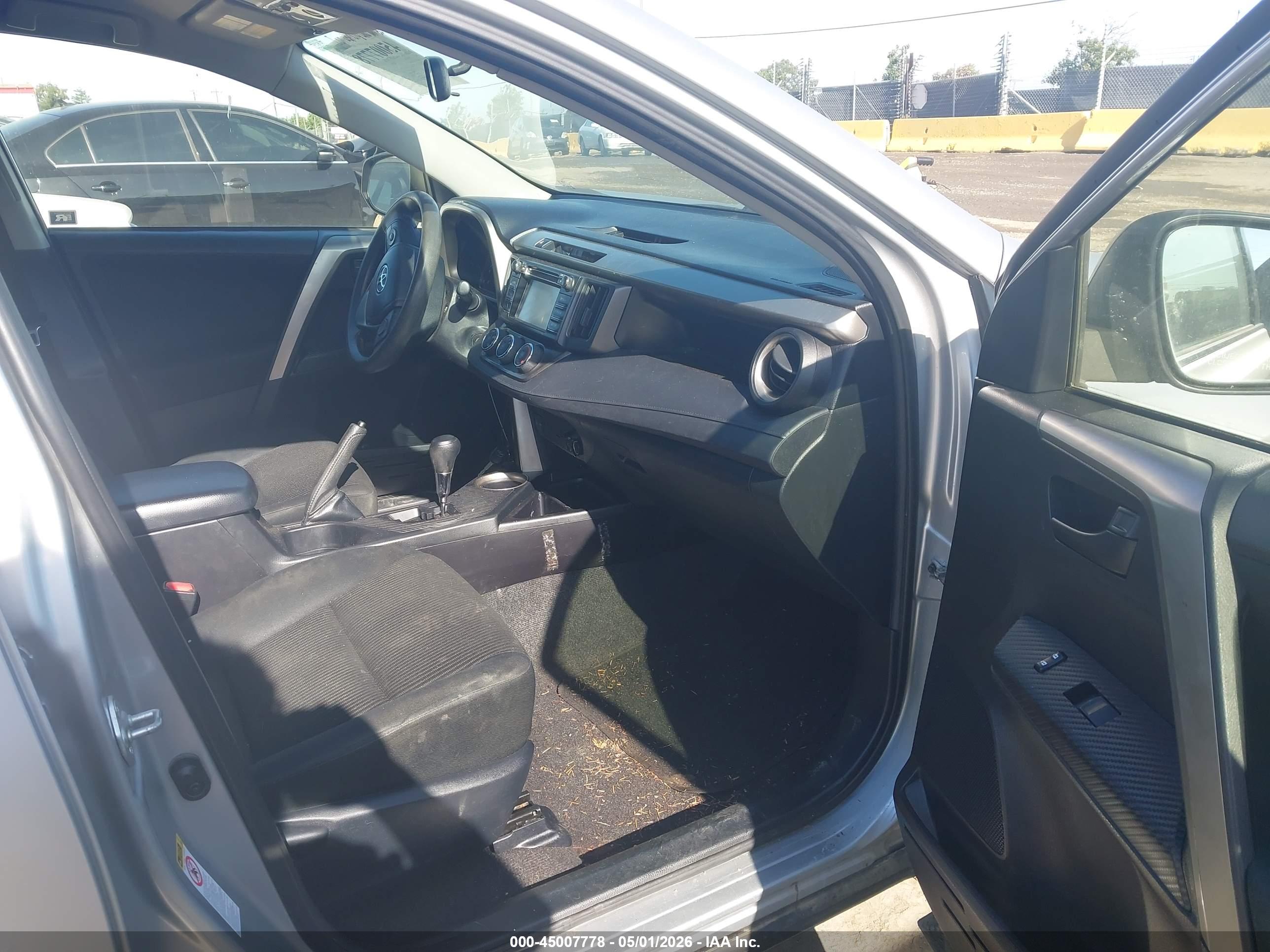 TOYOTA RAV4 image 5