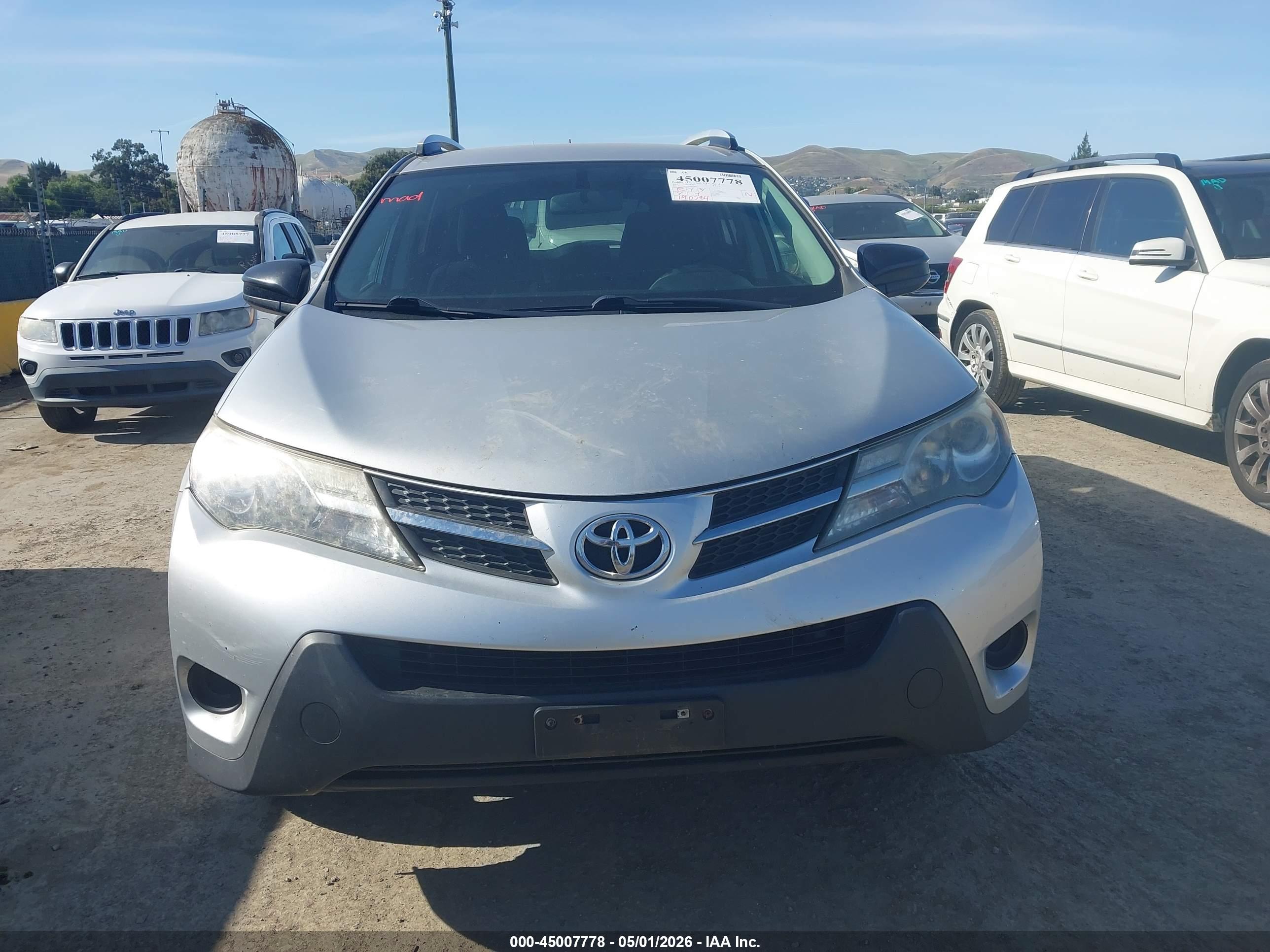 TOYOTA RAV4 image 6
