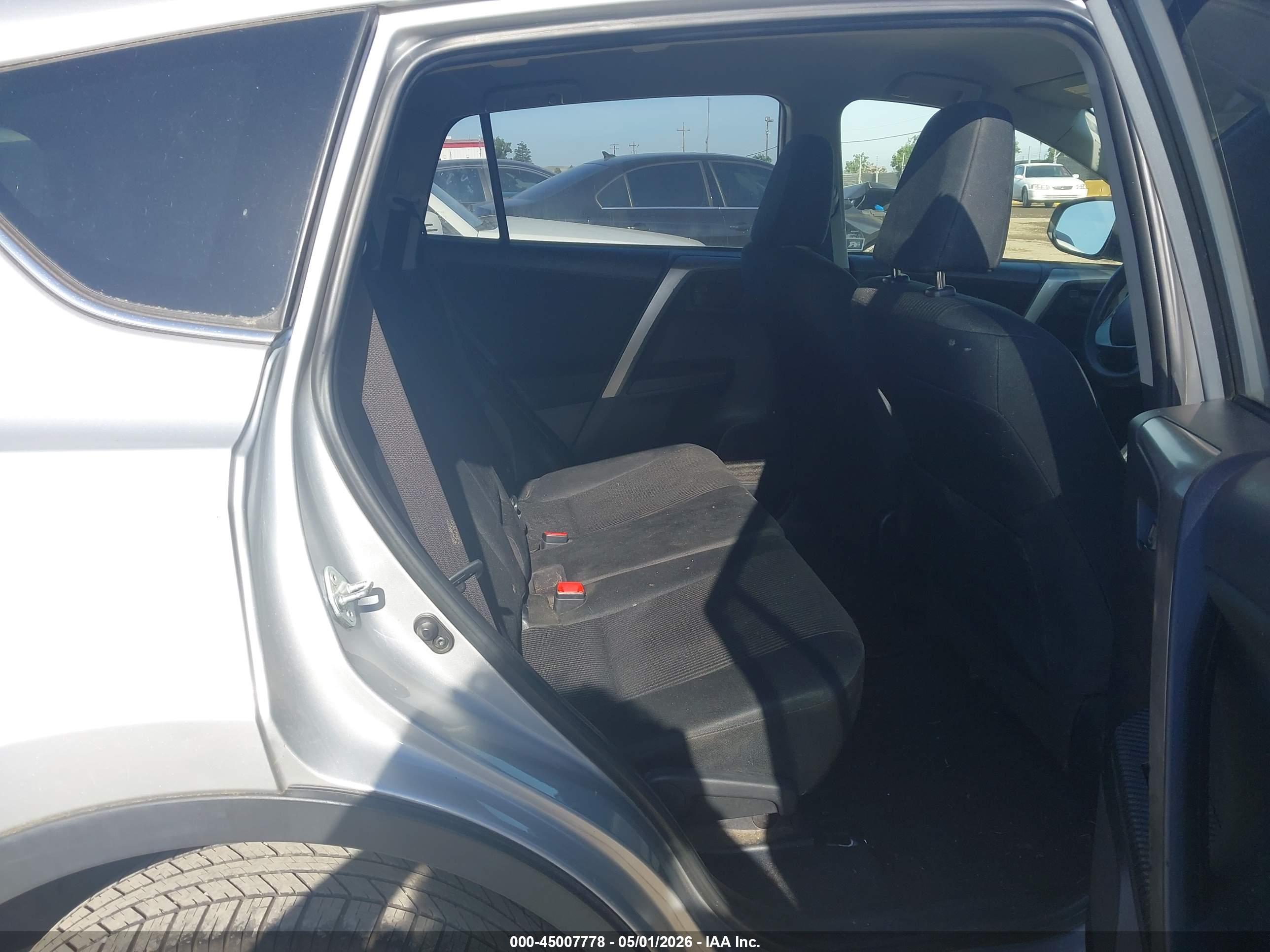 TOYOTA RAV4 image 8