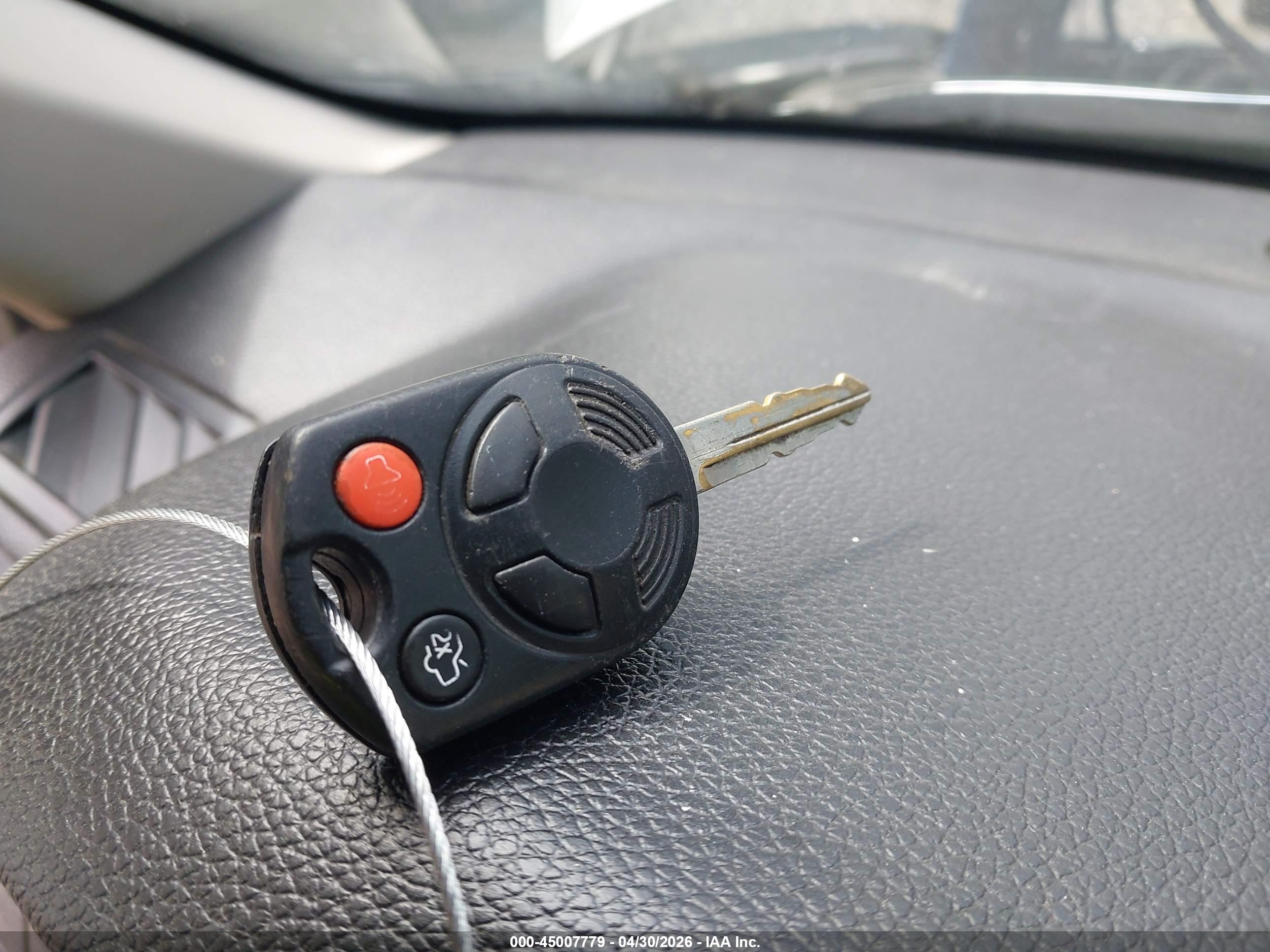 FORD FUSION image 11