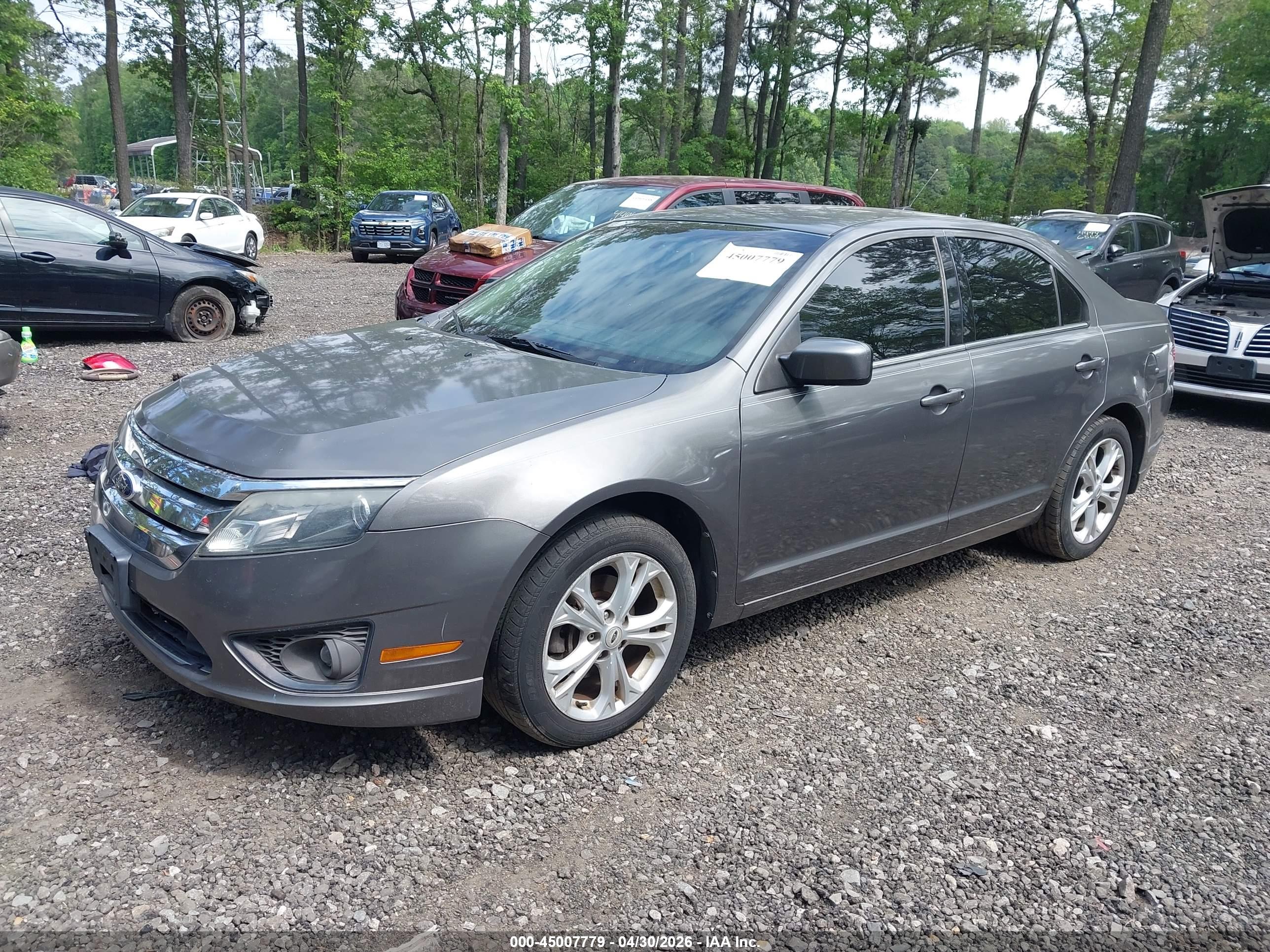 FORD FUSION image 2