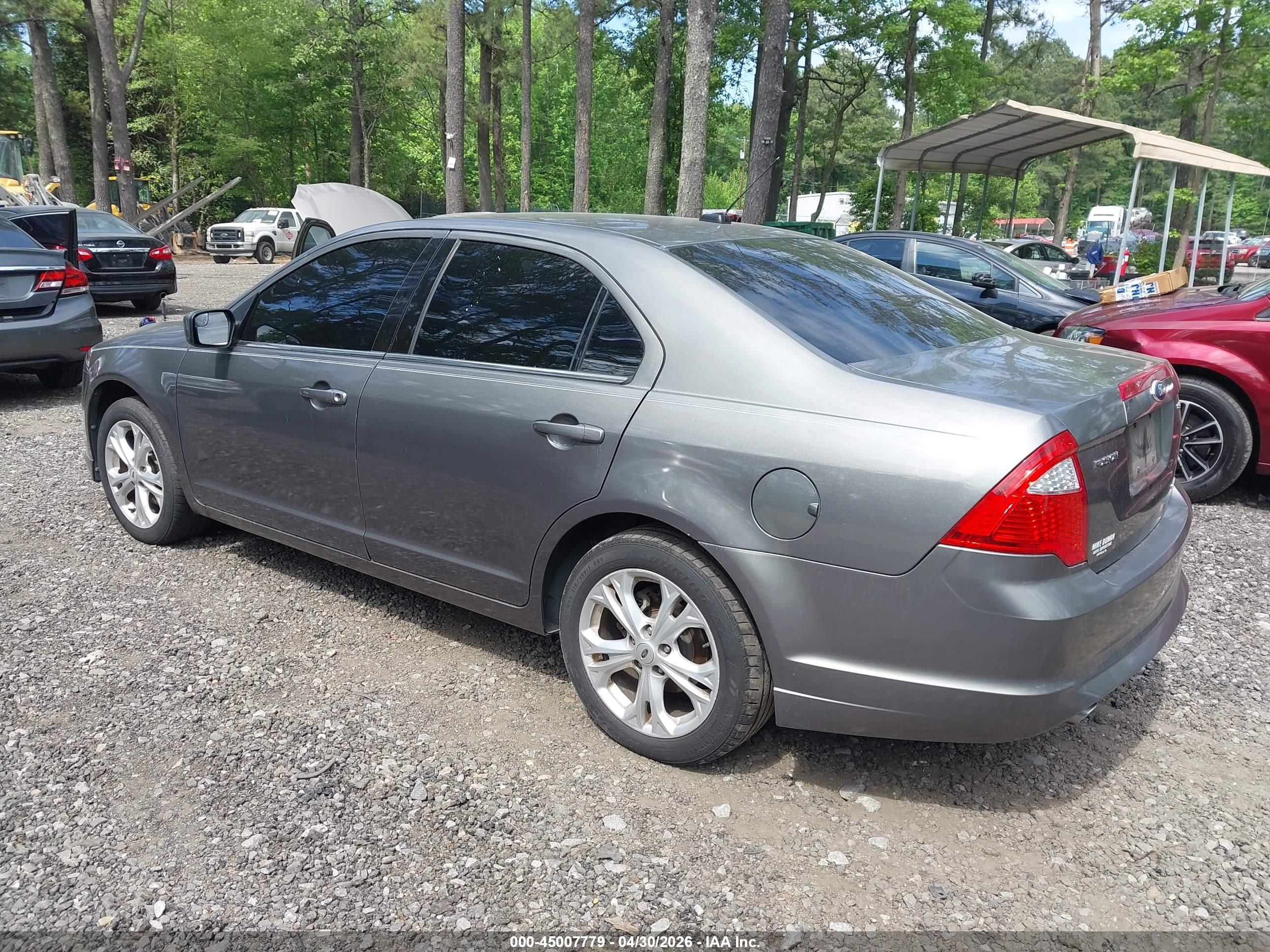 FORD FUSION image 3