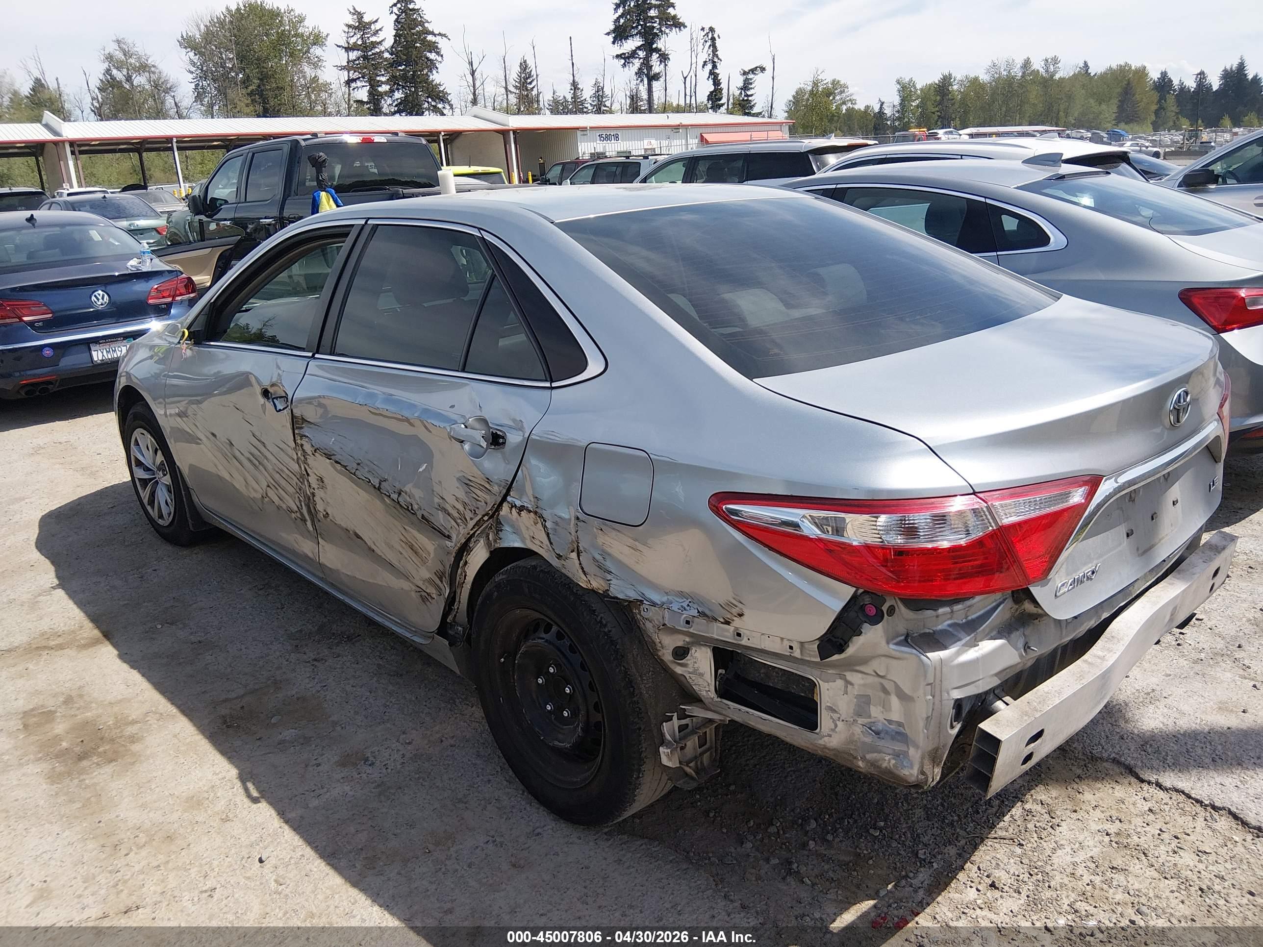 TOYOTA CAMRY image 3
