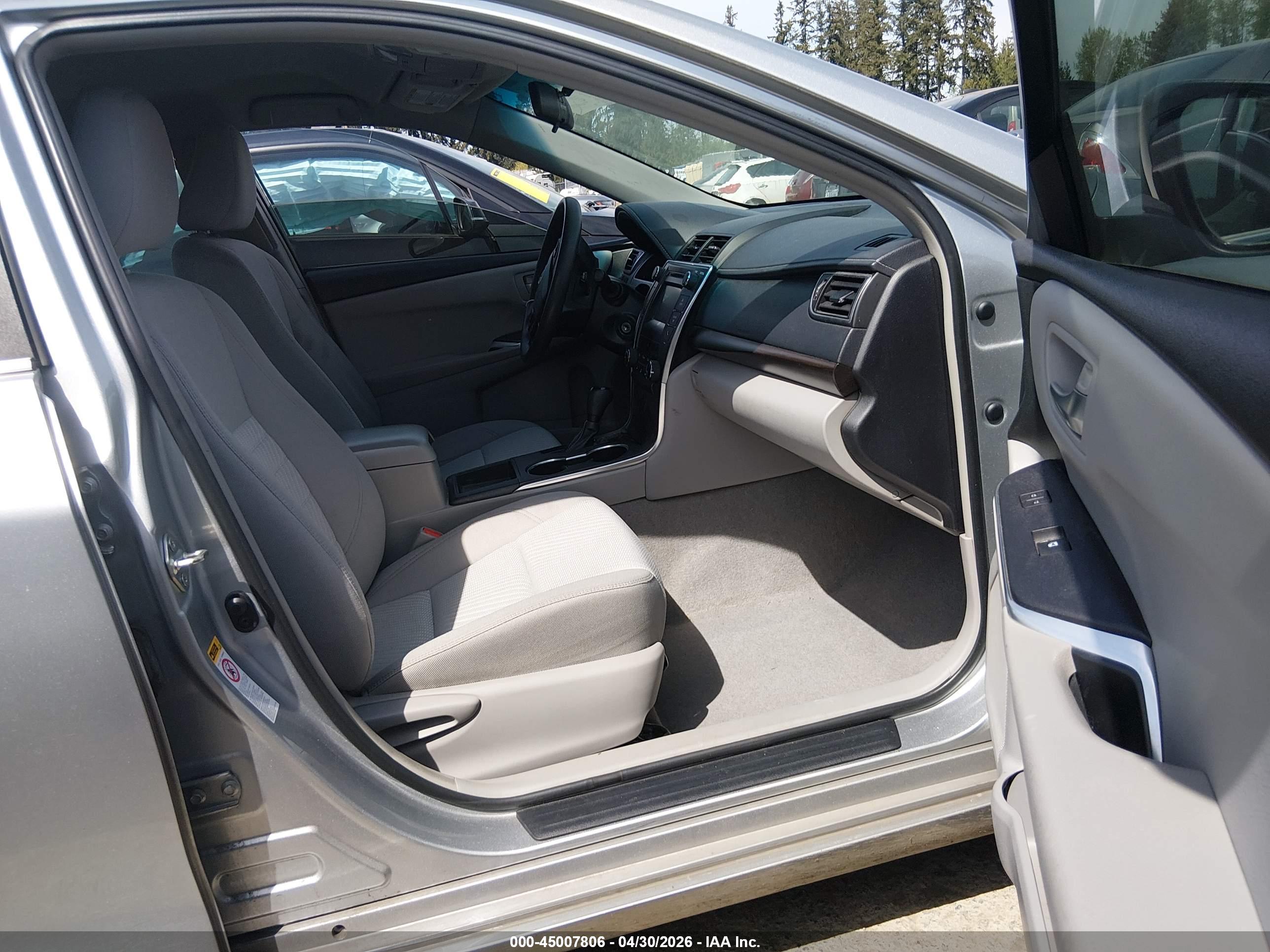 TOYOTA CAMRY image 5