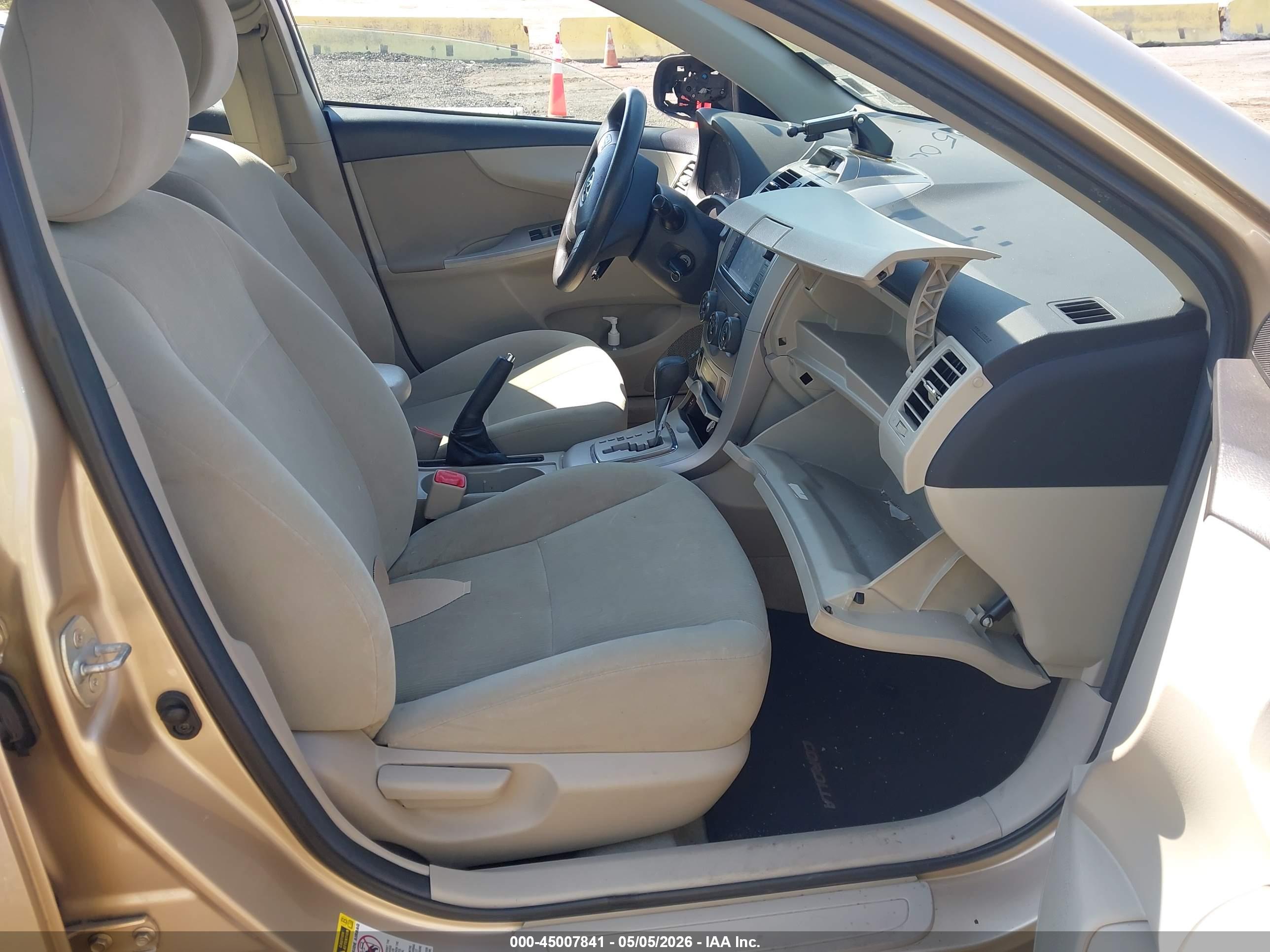 TOYOTA COROLLA image 5