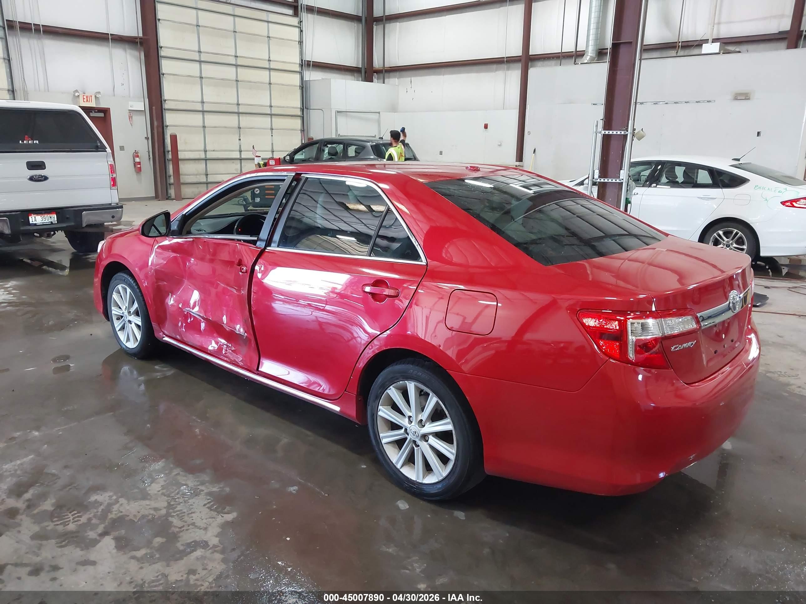 TOYOTA CAMRY image 3