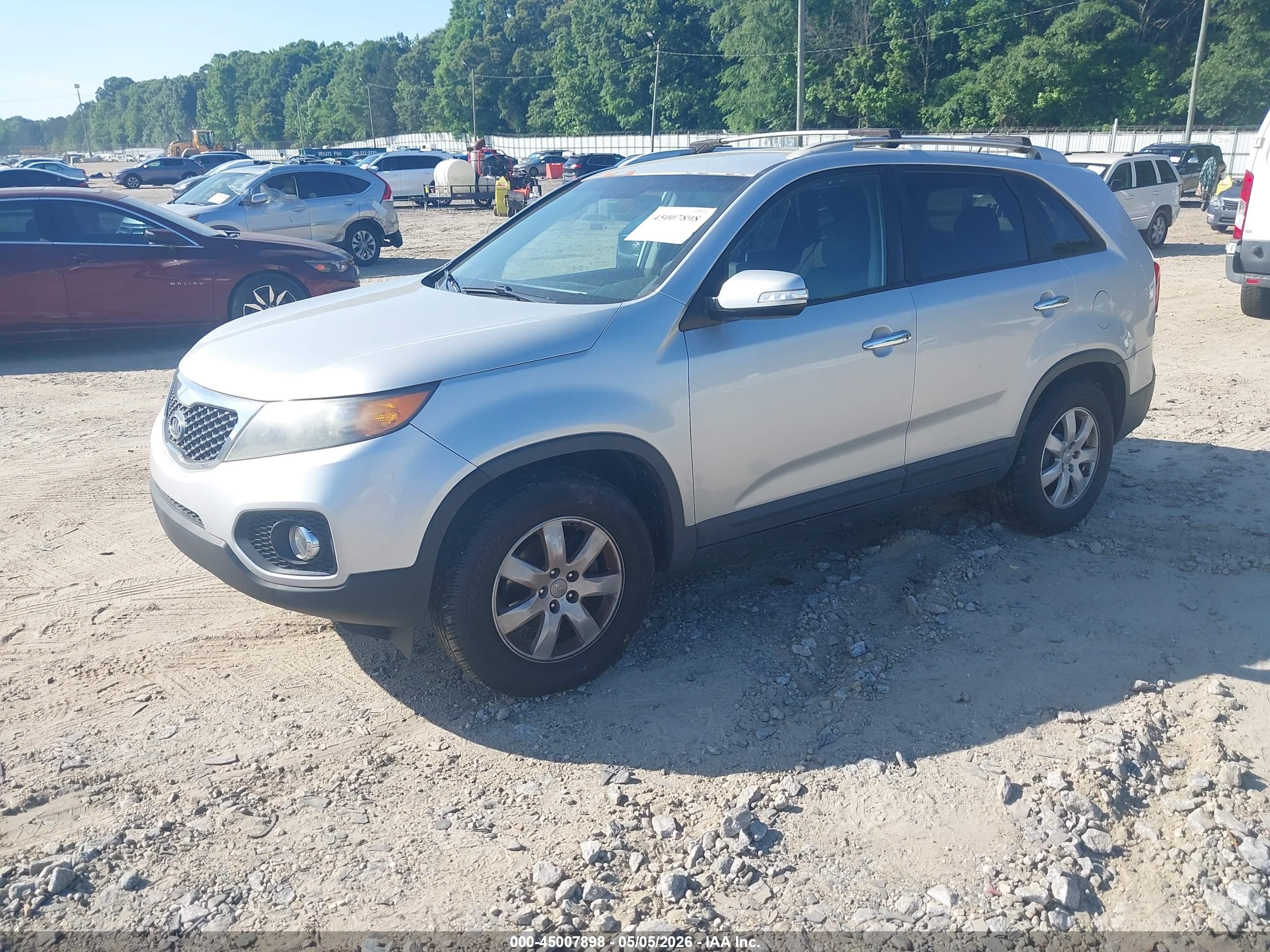 KIA SORENTO image 2